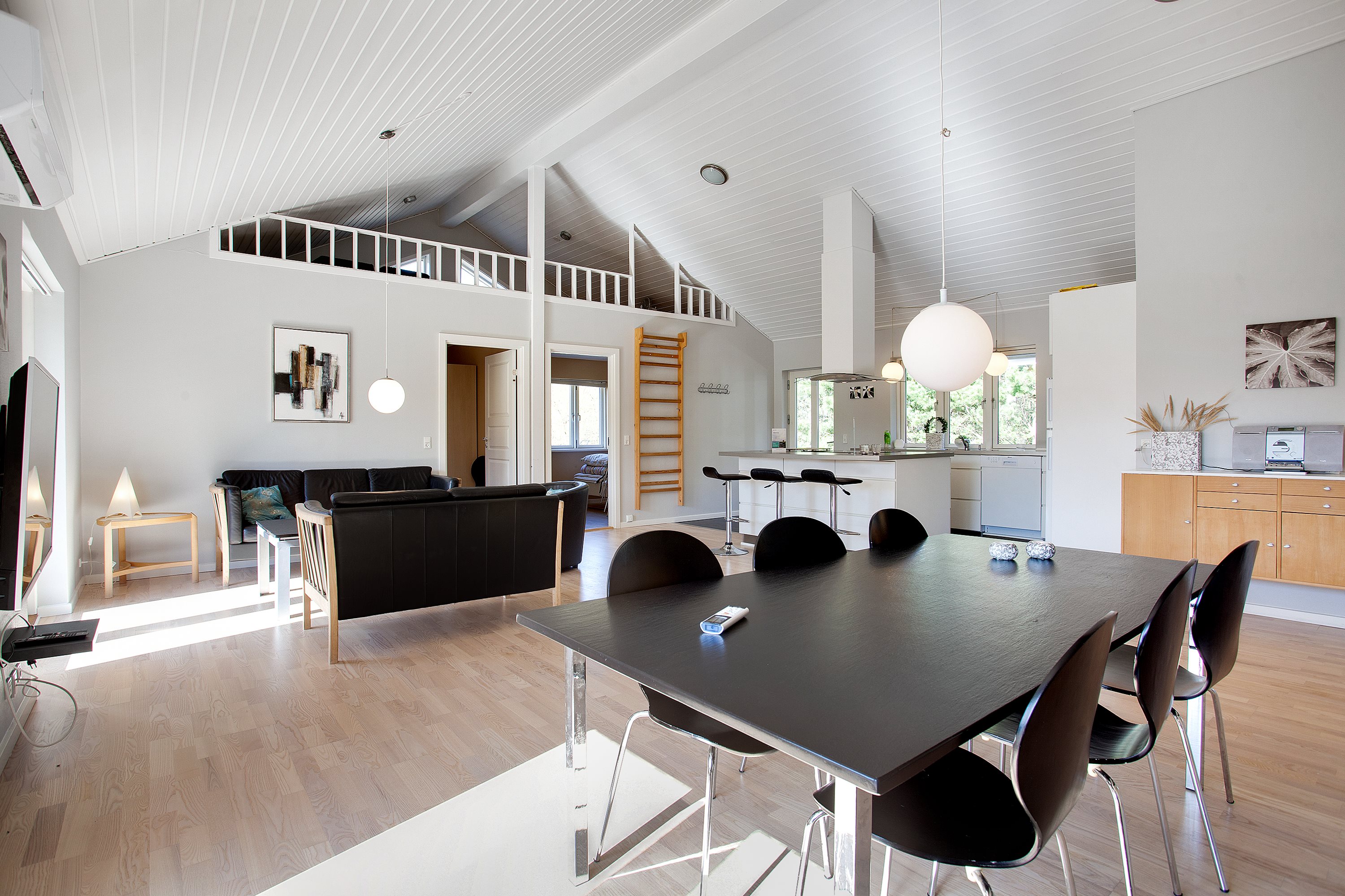 Fremhævet alrum billede i fuldskærmstilstand. Billede af Fuglekongevej 1, Østerby, 9940 Læsø