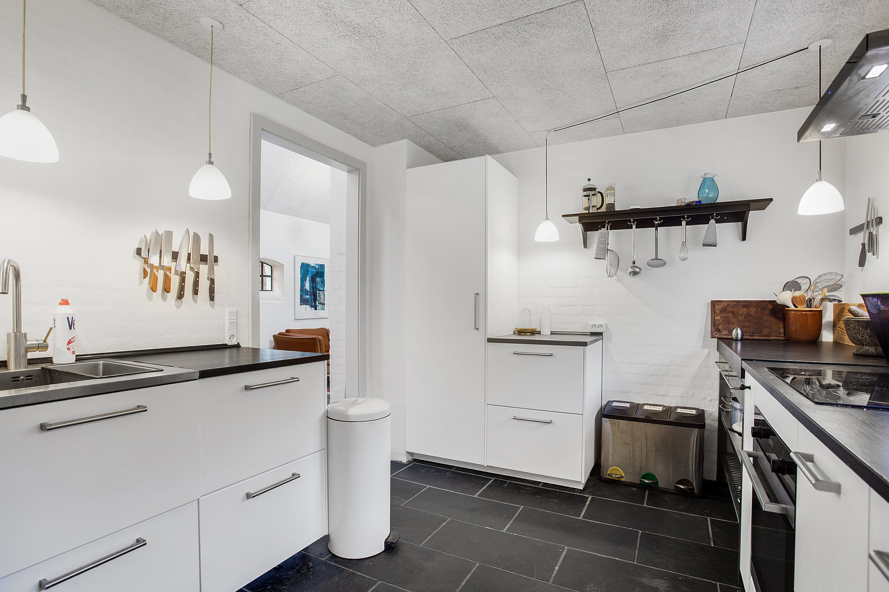 Fremhævet køkken billede i fuldskærmstilstand. Billede af Hals Skolevej 1B, 3., Byrum, 9940 Læsø