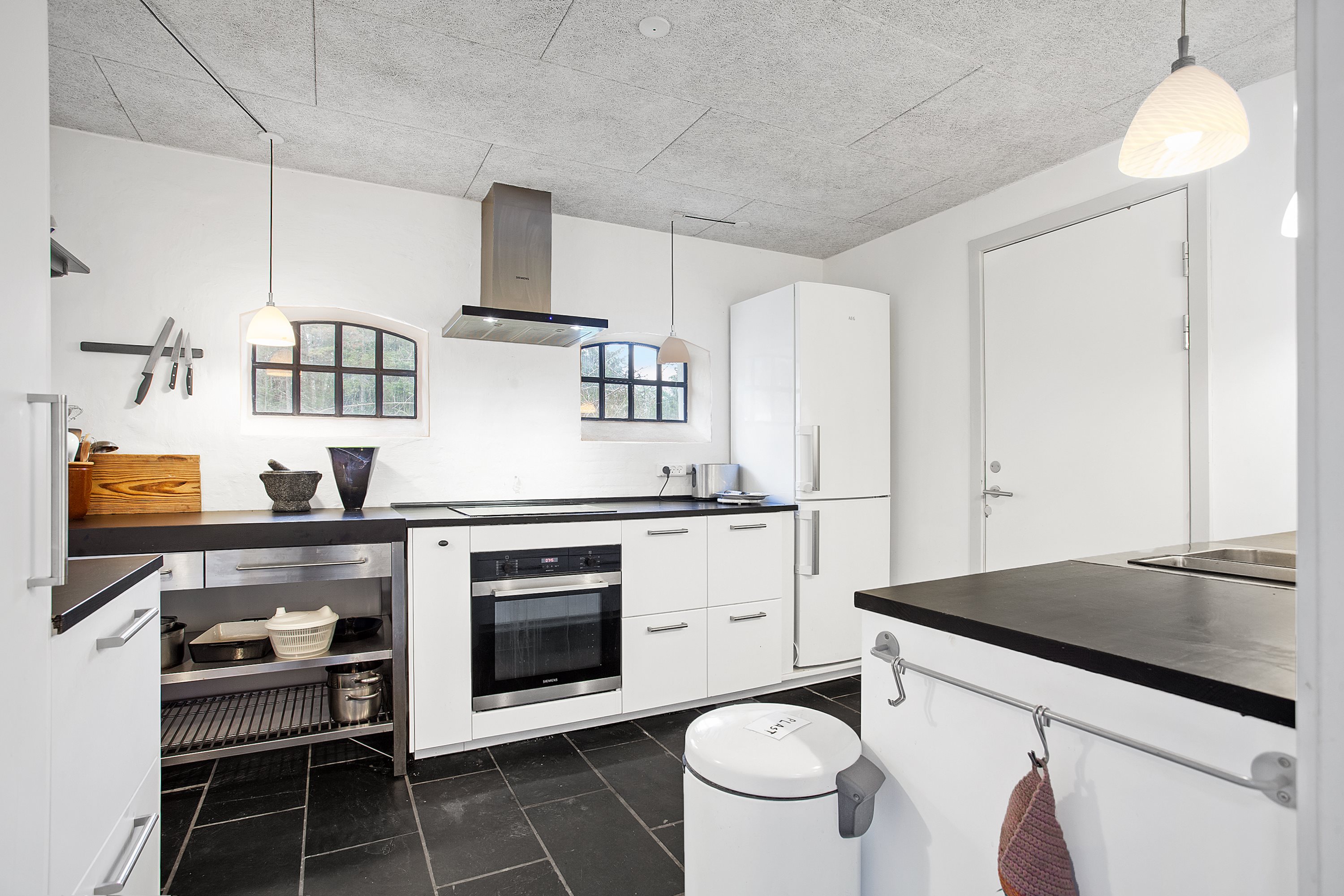 Fremhævet køkken billede i fuldskærmstilstand. Billede af Hals Skolevej 1B, 3., Byrum, 9940 Læsø