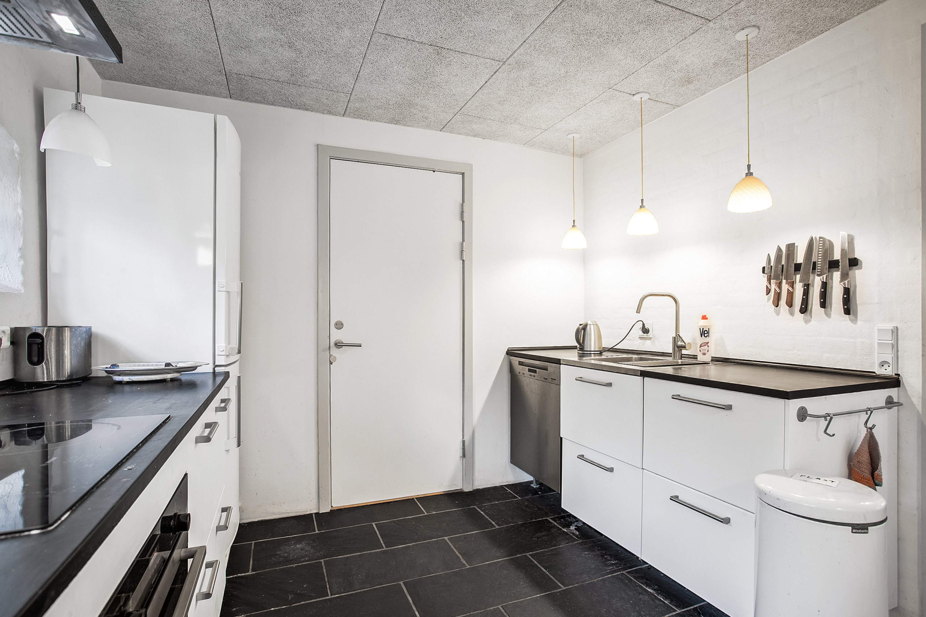 Fremhævet køkken billede i fuldskærmstilstand. Billede af Hals Skolevej 1B, 3., Byrum, 9940 Læsø