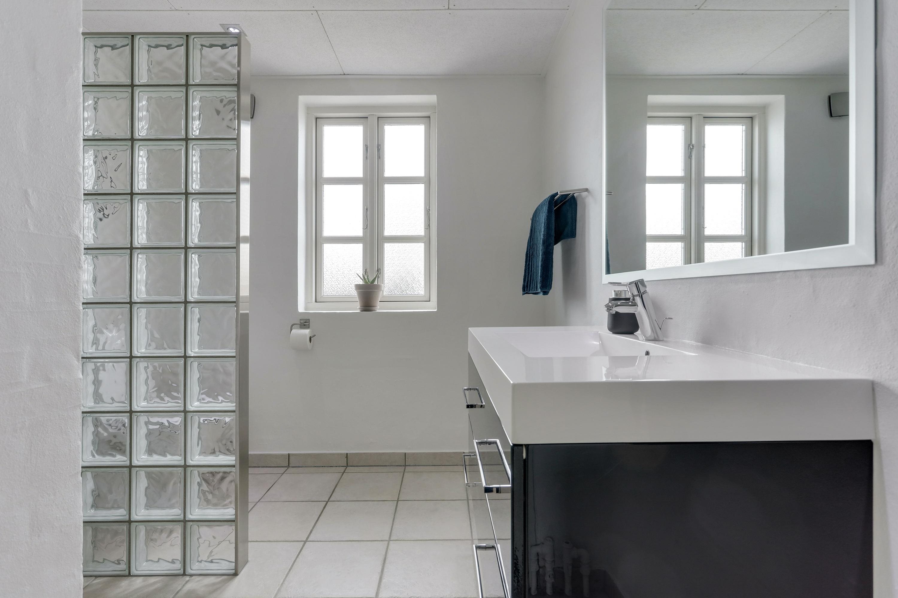 Fremhævet badeværelse billede i fuldskærmstilstand. Billede af Egebjergvej 42, 8751 Gedved