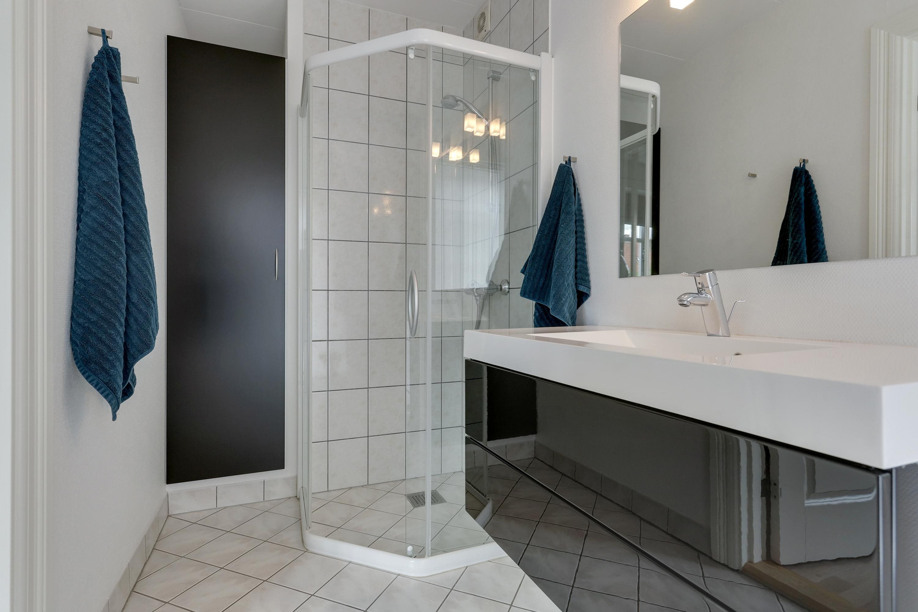 Fremhævet badeværelse billede i fuldskærmstilstand. Billede af Egebjergvej 42, 8751 Gedved