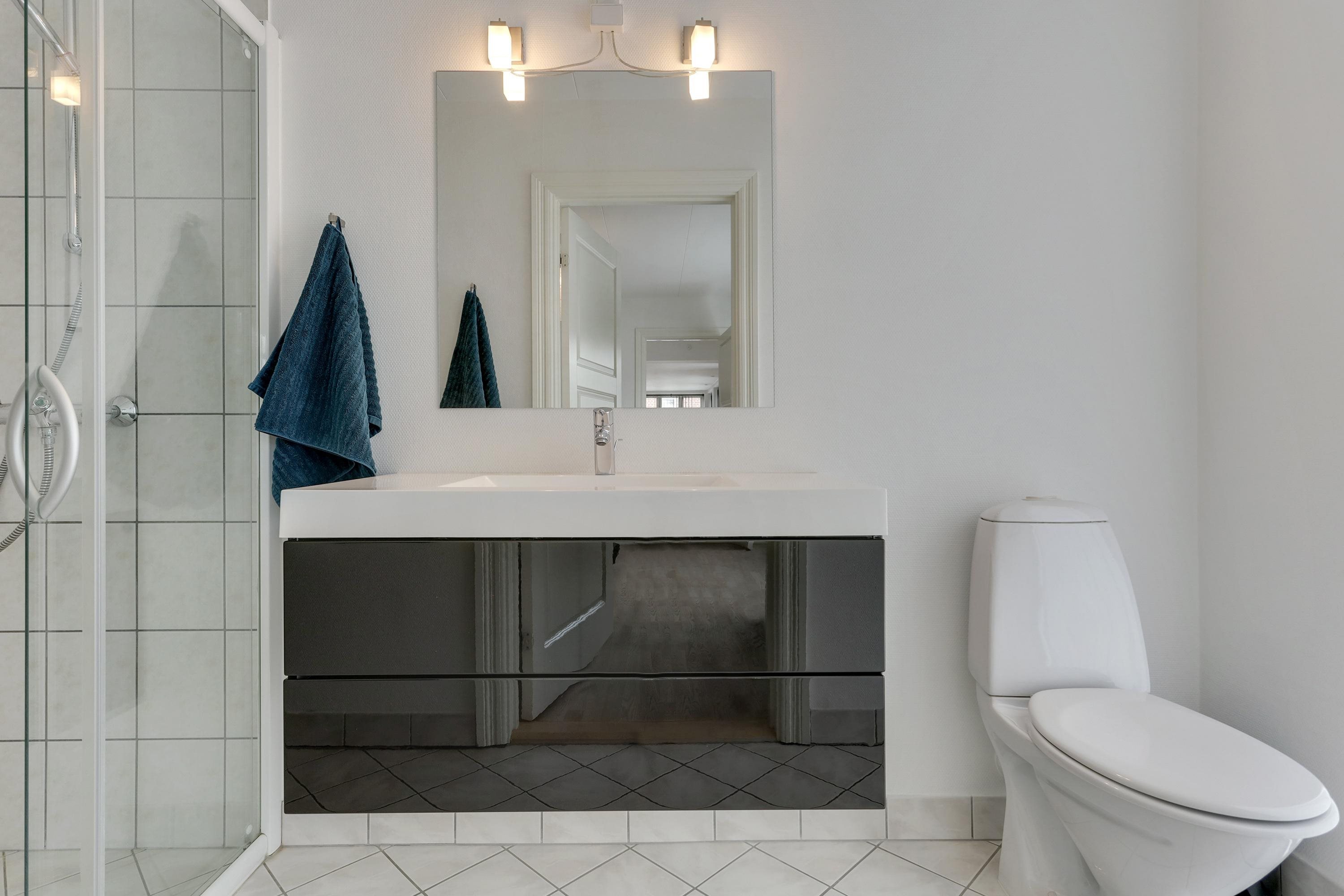 Fremhævet badeværelse billede i fuldskærmstilstand. Billede af Egebjergvej 42, 8751 Gedved