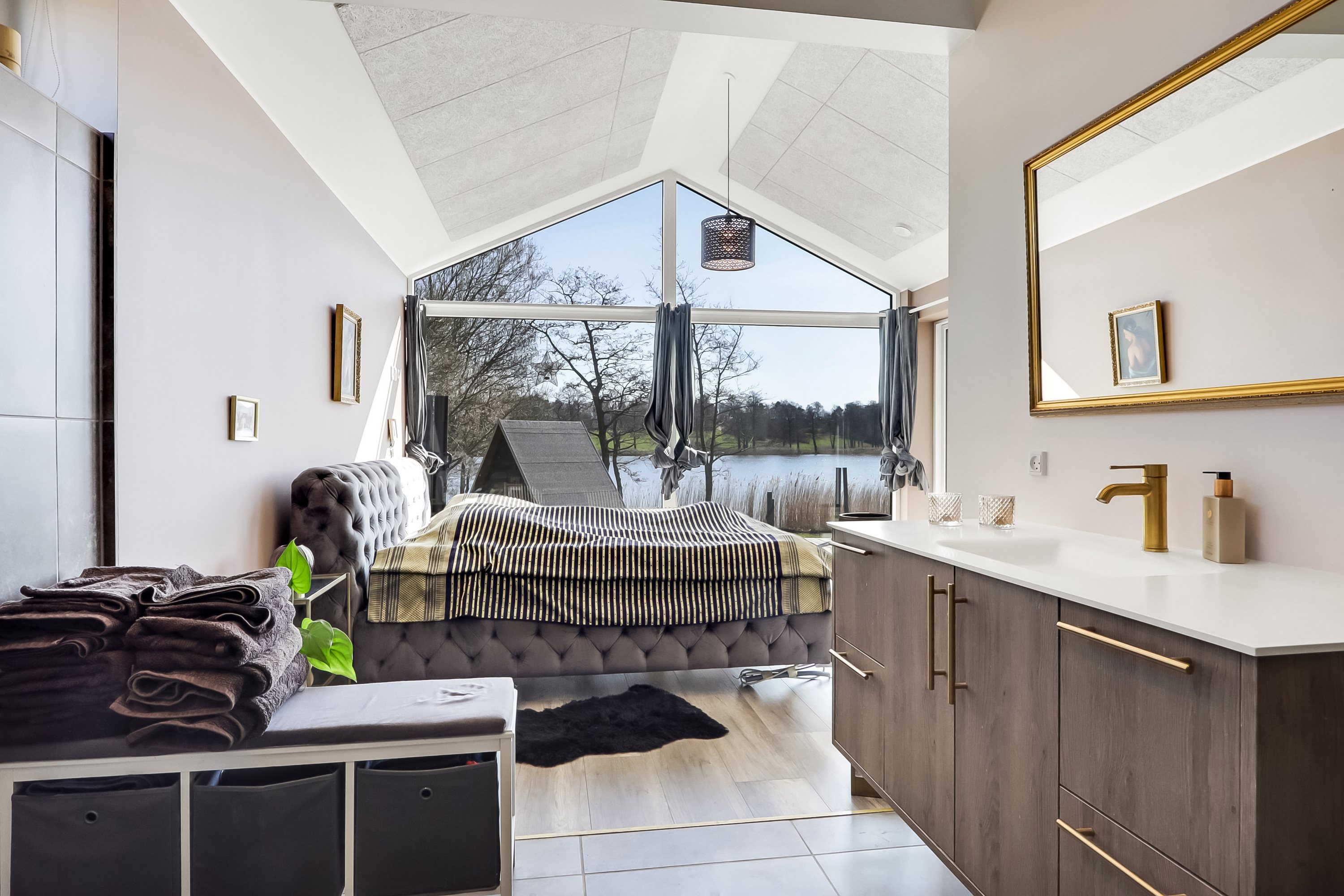 Fremhævet stue billede i fuldskærmstilstand. Billede af Svendborgvej 81A, Ollerup, 5762 Vester Skerninge