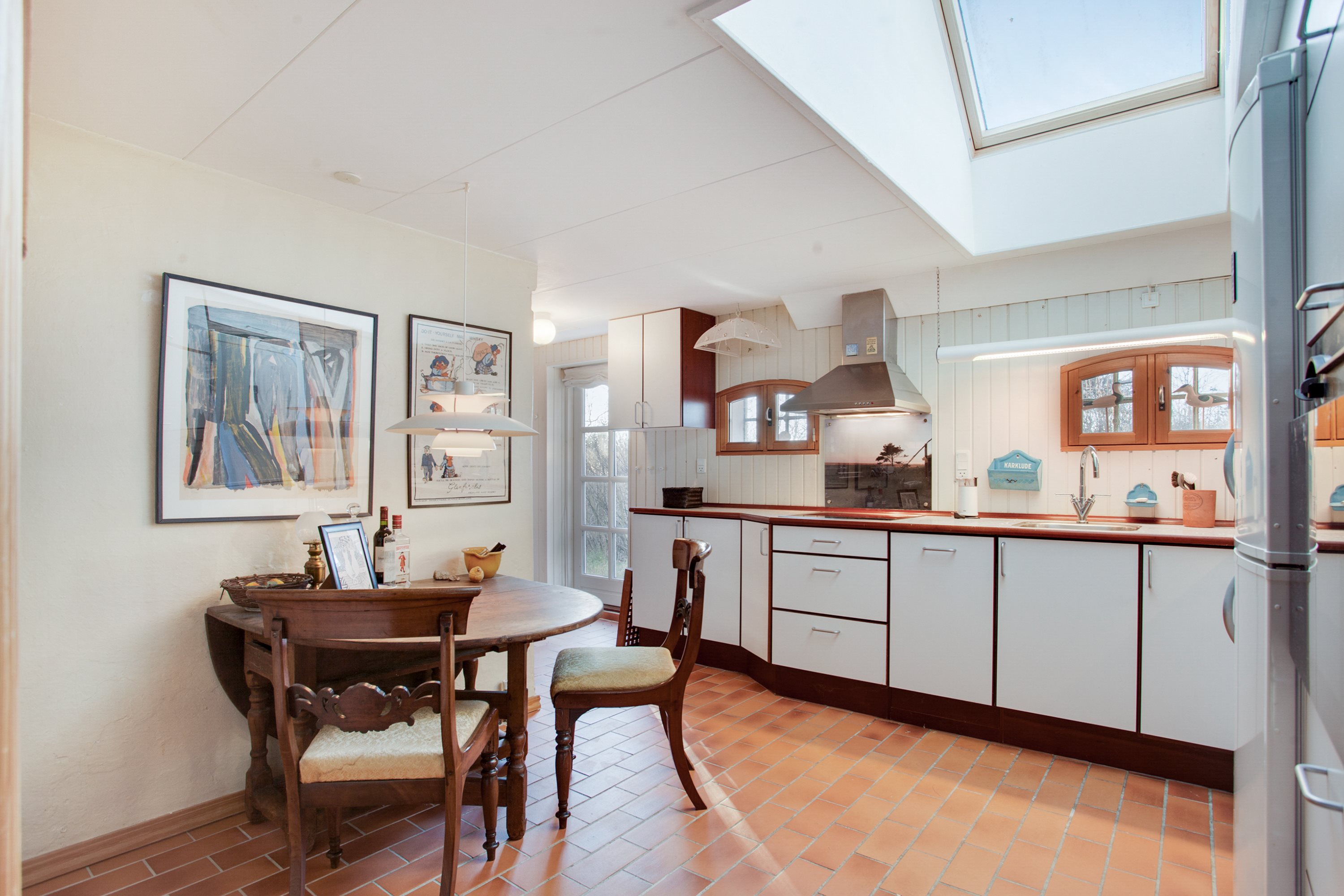 Fremhævet køkken billede i fuldskærmstilstand. Billede af Flyvepladsvej 2, Byrum, 9940 Læsø