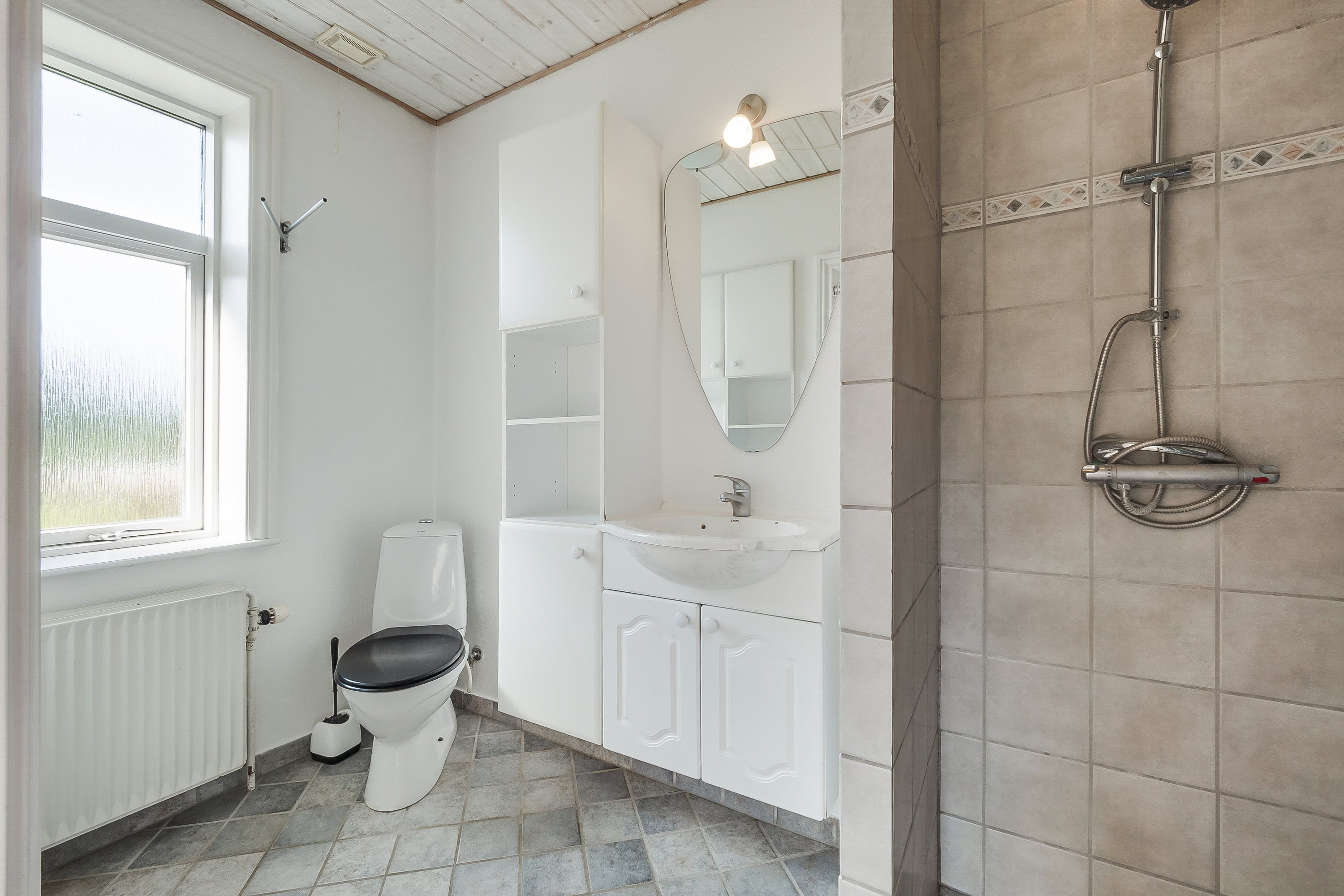 Fremhævet badeværelse billede i fuldskærmstilstand. Billede af Legindvej 11, Hørdum, 7752 Snedsted