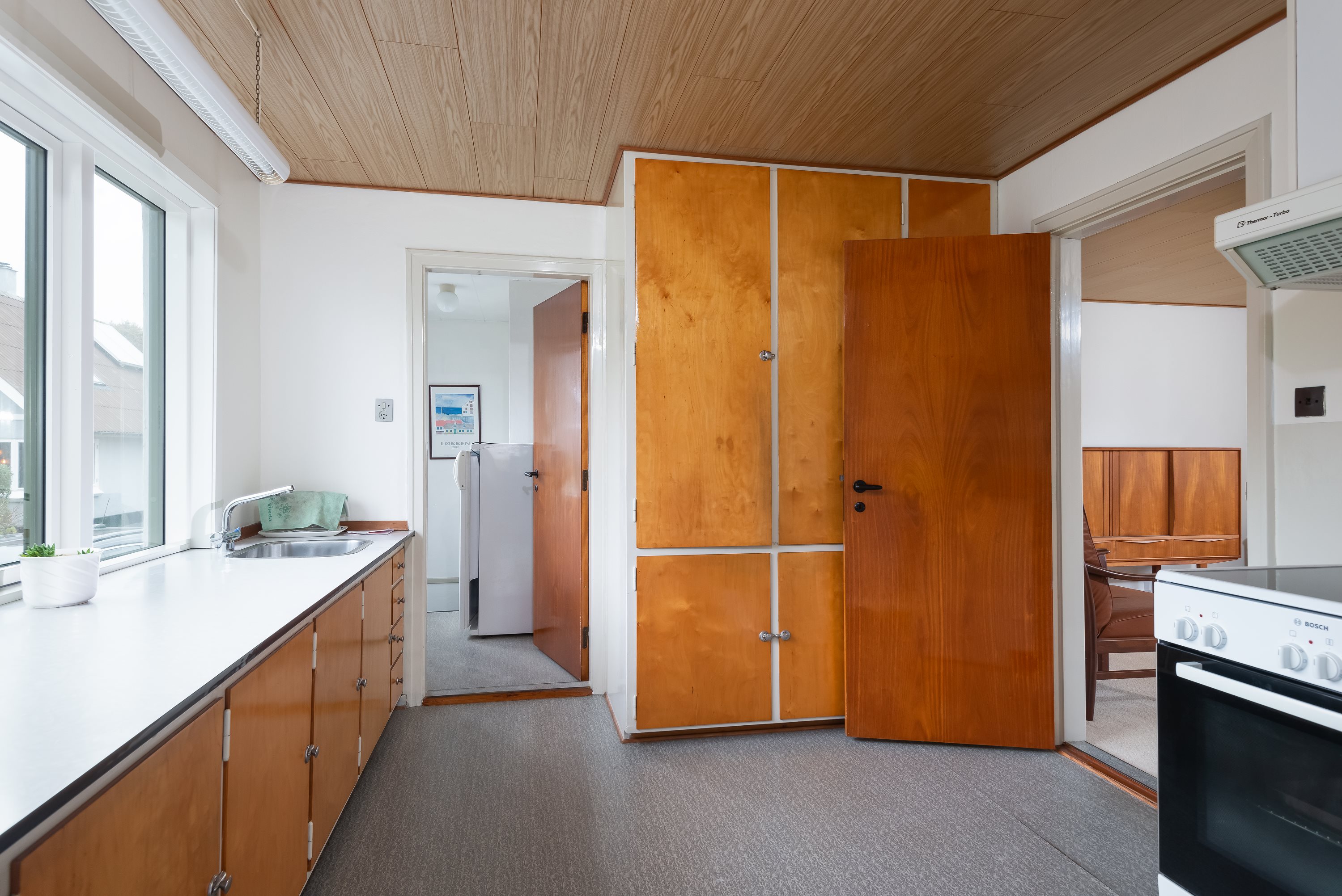 Fremhævet køkken billede i fuldskærmstilstand. Billede af Høstvej 7, Hæstrup Stationsby, 9800 Hjørring