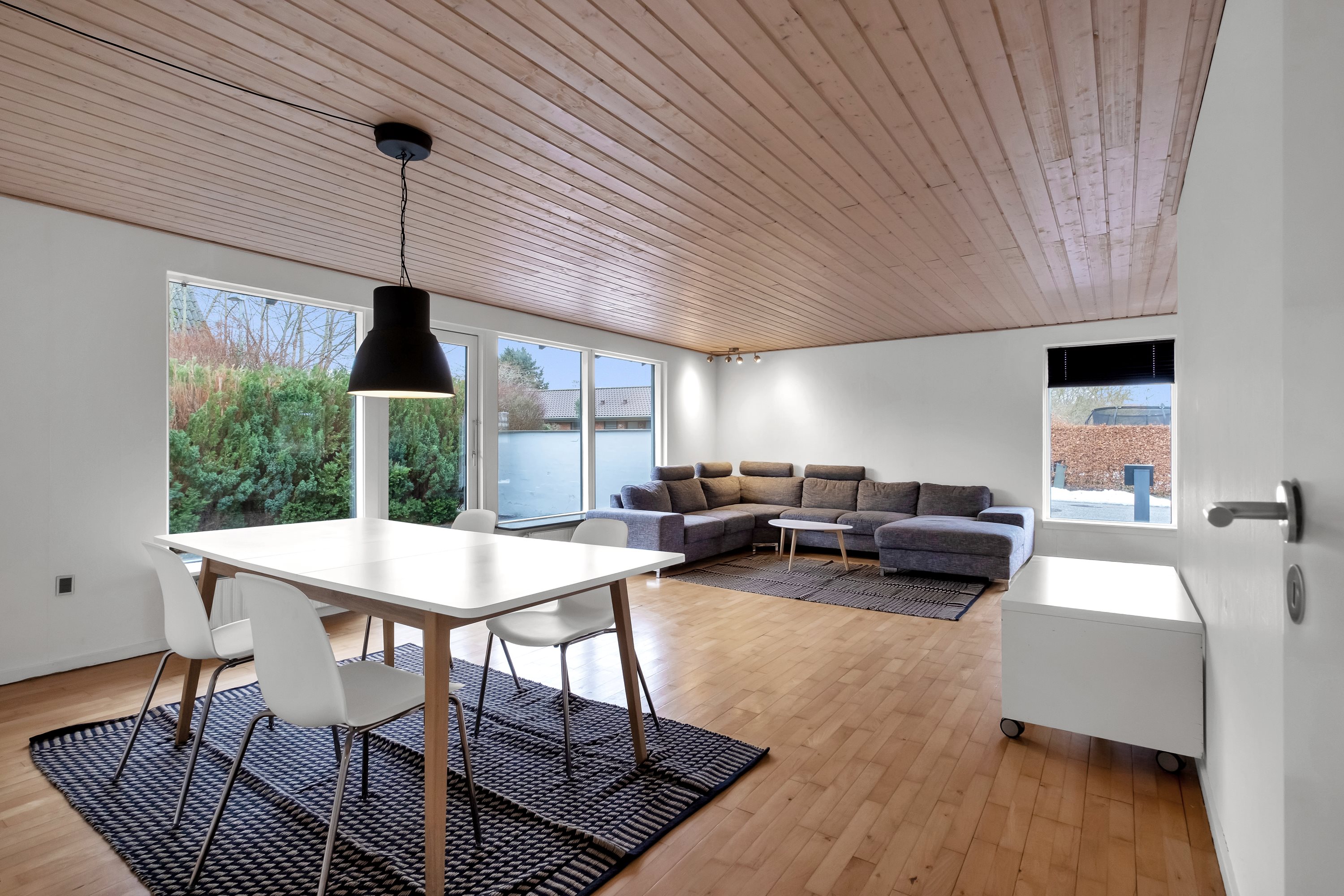 Fremhævet stue billede i fuldskærmstilstand. Billede af Manbjergvej 79, Løgten, 8541 Skødstrup