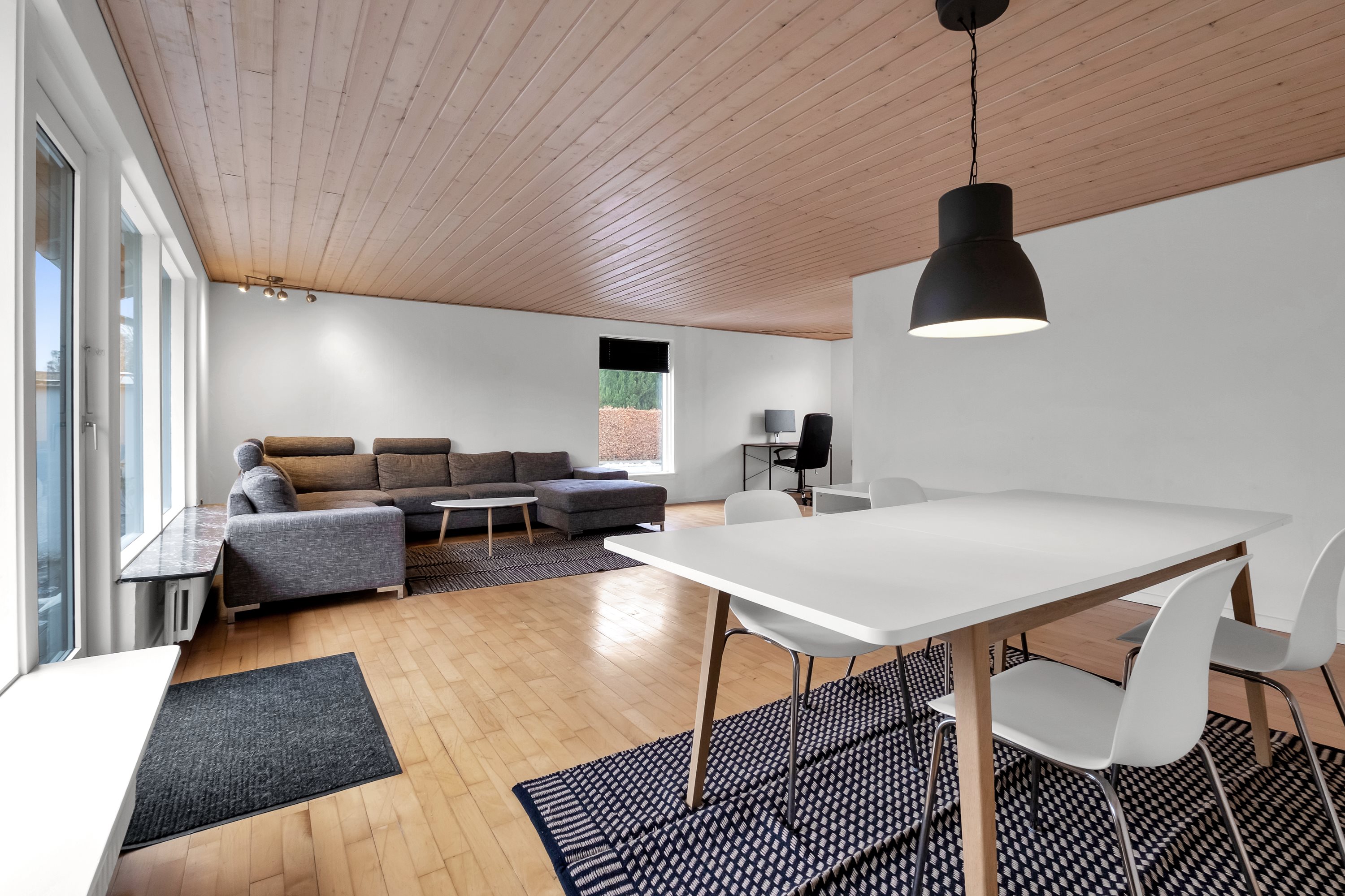 Fremhævet stue billede i fuldskærmstilstand. Billede af Manbjergvej 79, Løgten, 8541 Skødstrup