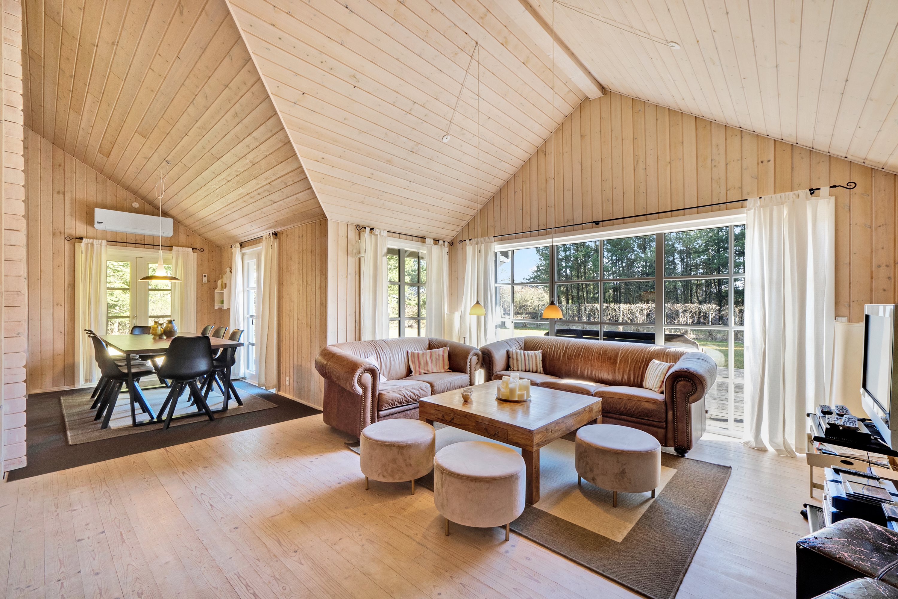 Miniaturebillede 1: stue. Billede af Træløbervej 7, Helligsø, 7760 Hurup Thy