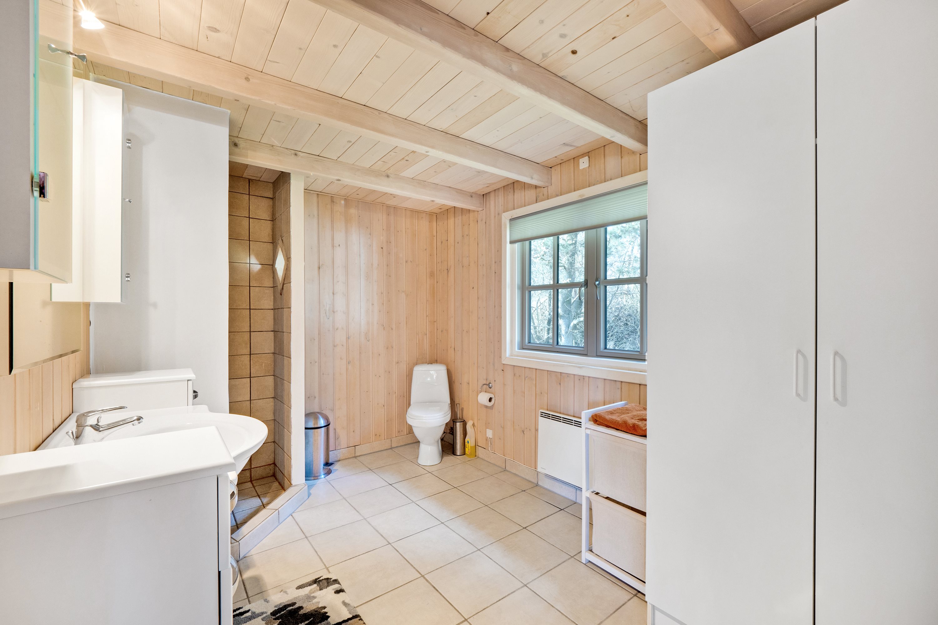 Fremhævet badeværelse billede i fuldskærmstilstand. Billede af Træløbervej 7, Helligsø, 7760 Hurup Thy