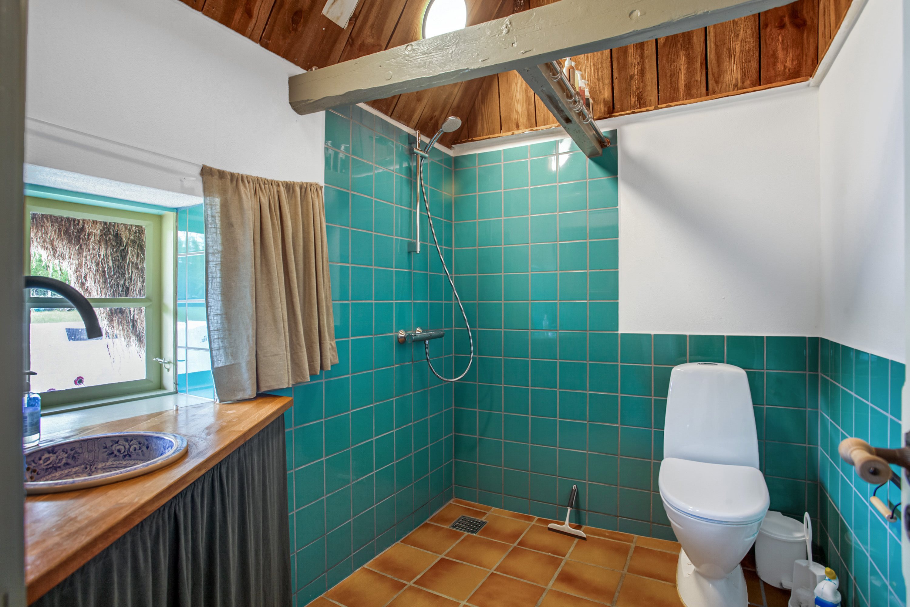 Fremhævet badeværelse billede i fuldskærmstilstand. Billede af Snebærvej 1, Østerby, 9940 Læsø