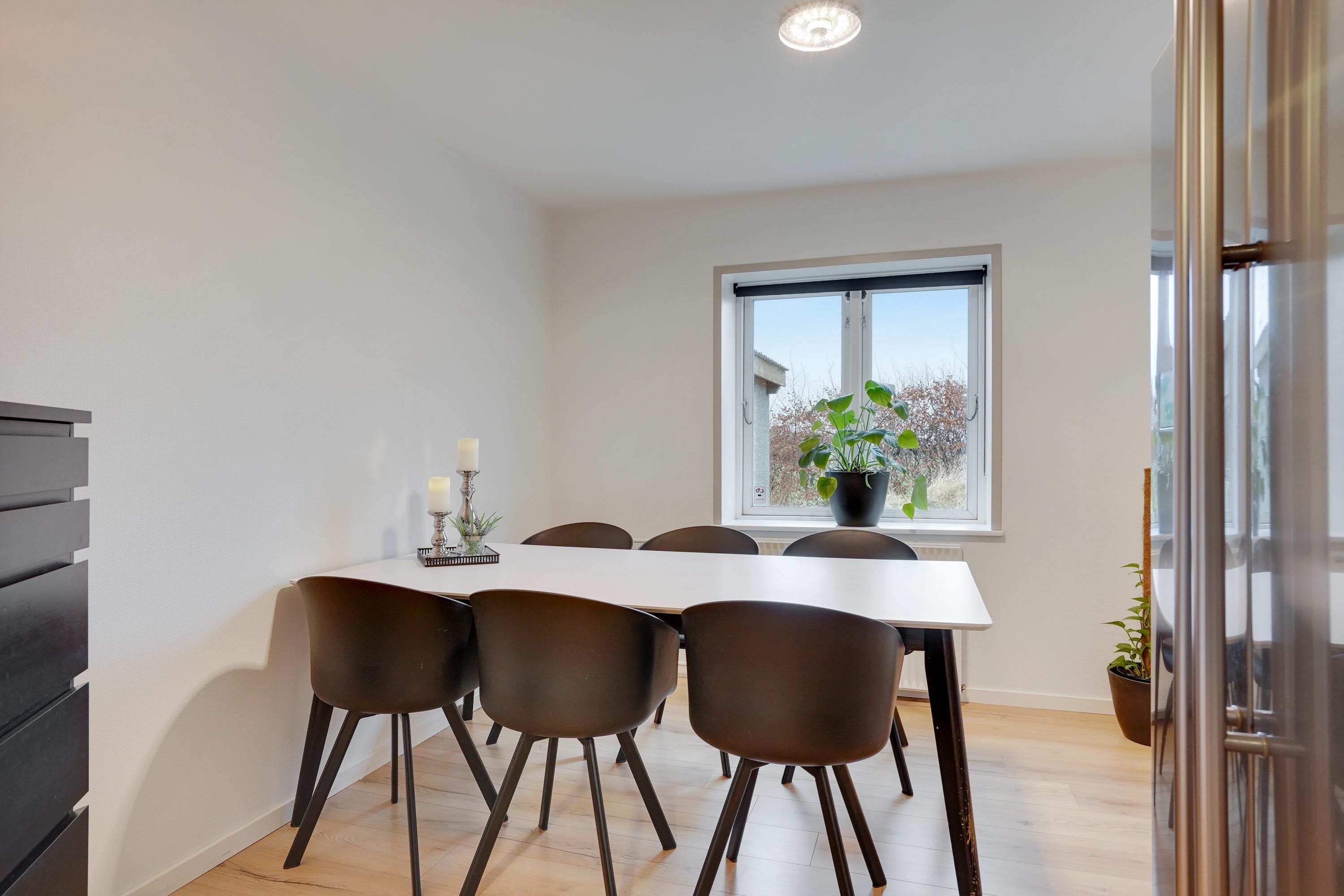 Fremhævet alrum billede i fuldskærmstilstand. Billede af Hustedvej 30, Lunde, 6830 Nørre Nebel