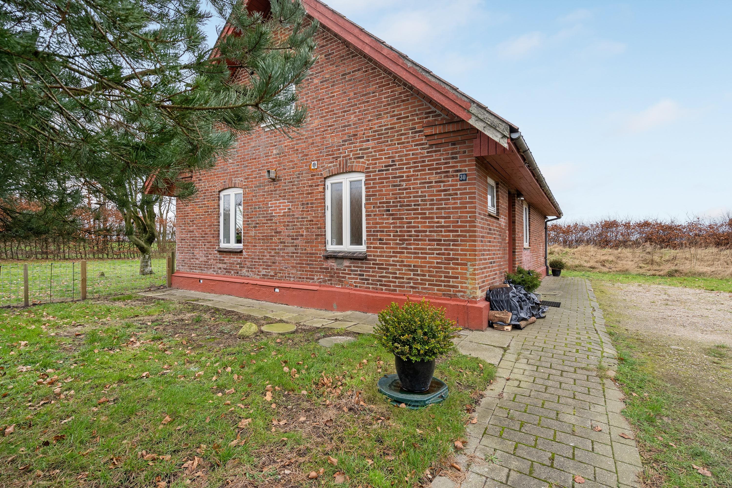 Fremhævet ejendommen billede i fuldskærmstilstand. Billede af Hustedvej 30, Lunde, 6830 Nørre Nebel