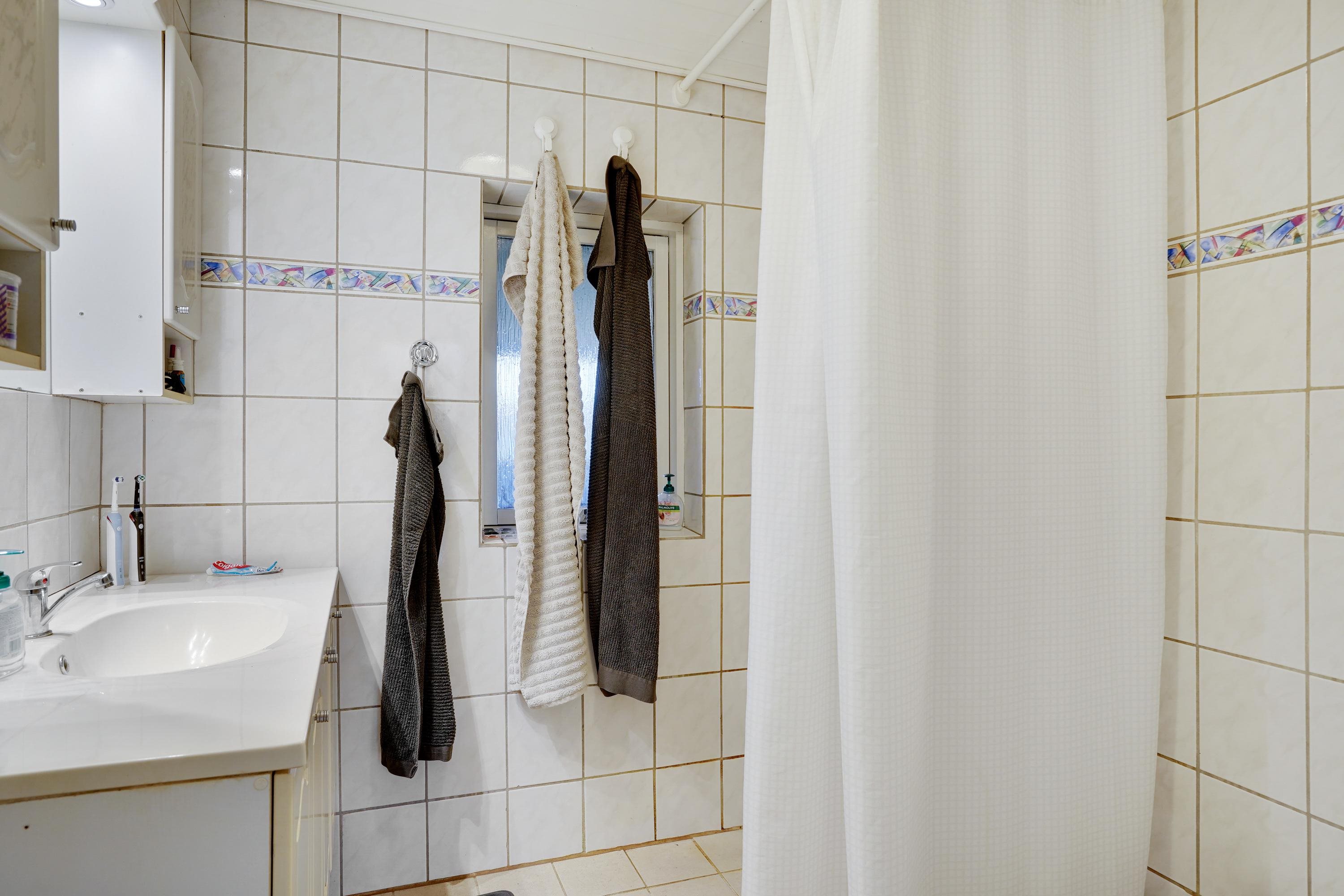 Fremhævet badeværelse billede i fuldskærmstilstand. Billede af Mallevej 87, Horne, 6800 Varde