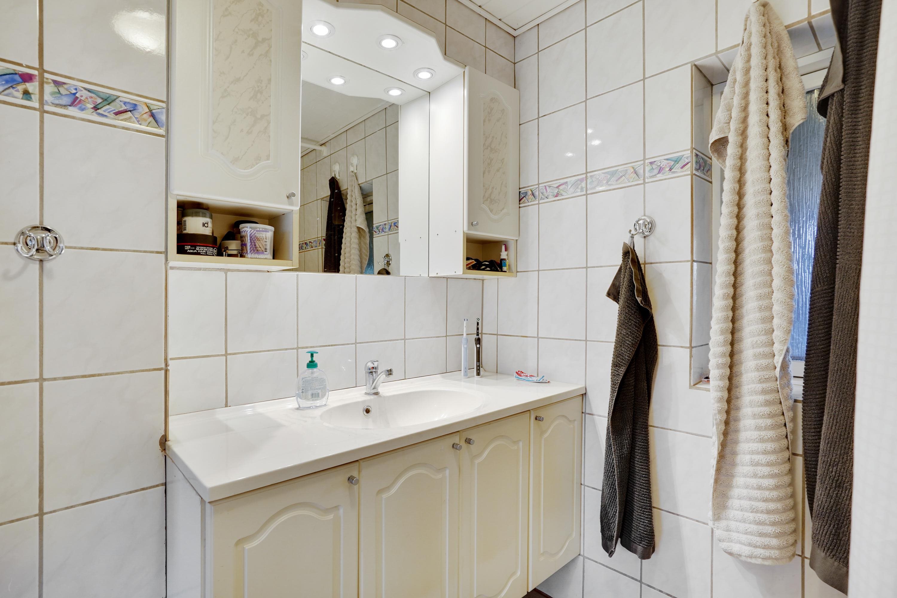 Fremhævet badeværelse billede i fuldskærmstilstand. Billede af Mallevej 87, Horne, 6800 Varde