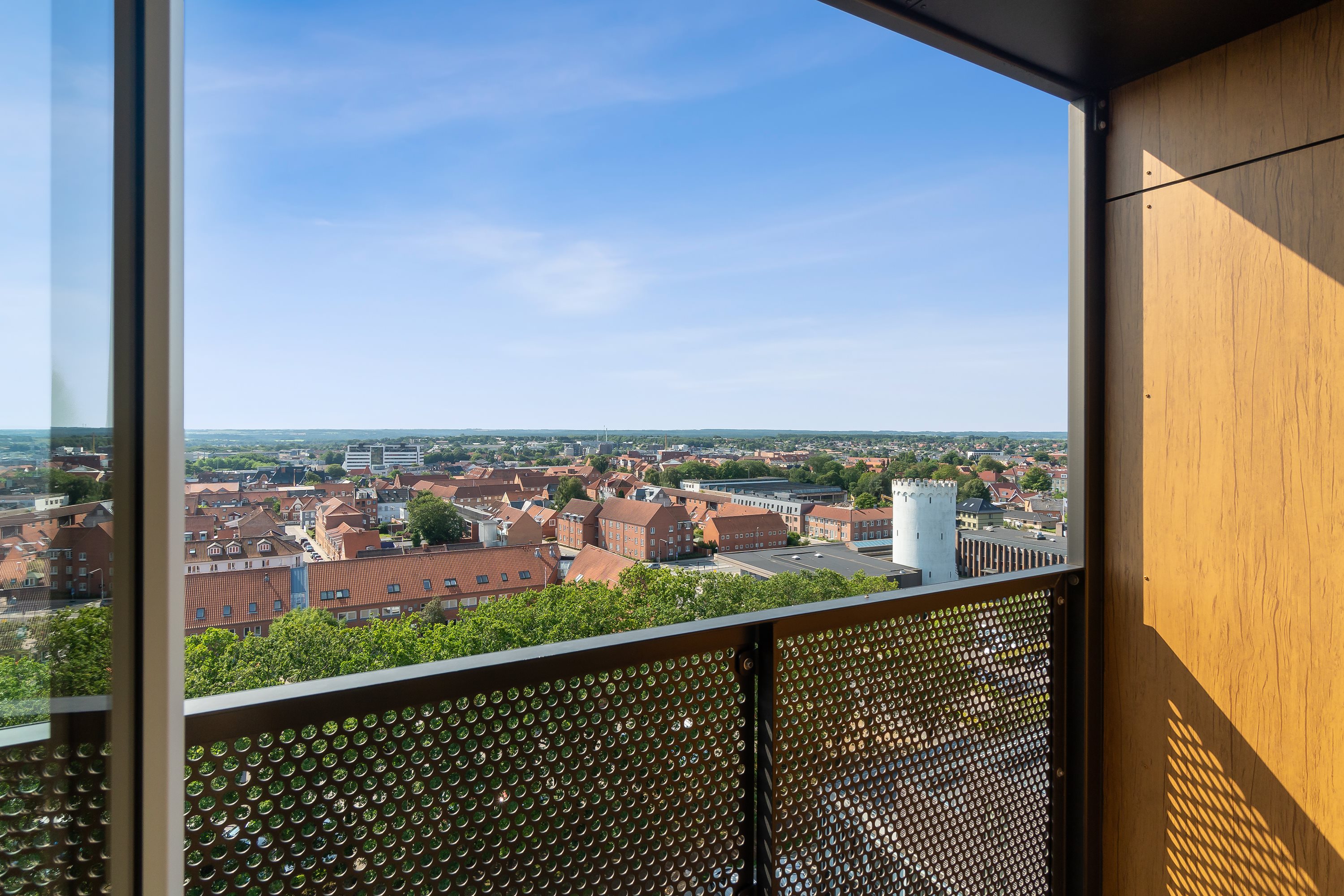 Fremhævet altan billede i fuldskærmstilstand. Billede af Tingvej 4, 9. 3., 8800 Viborg