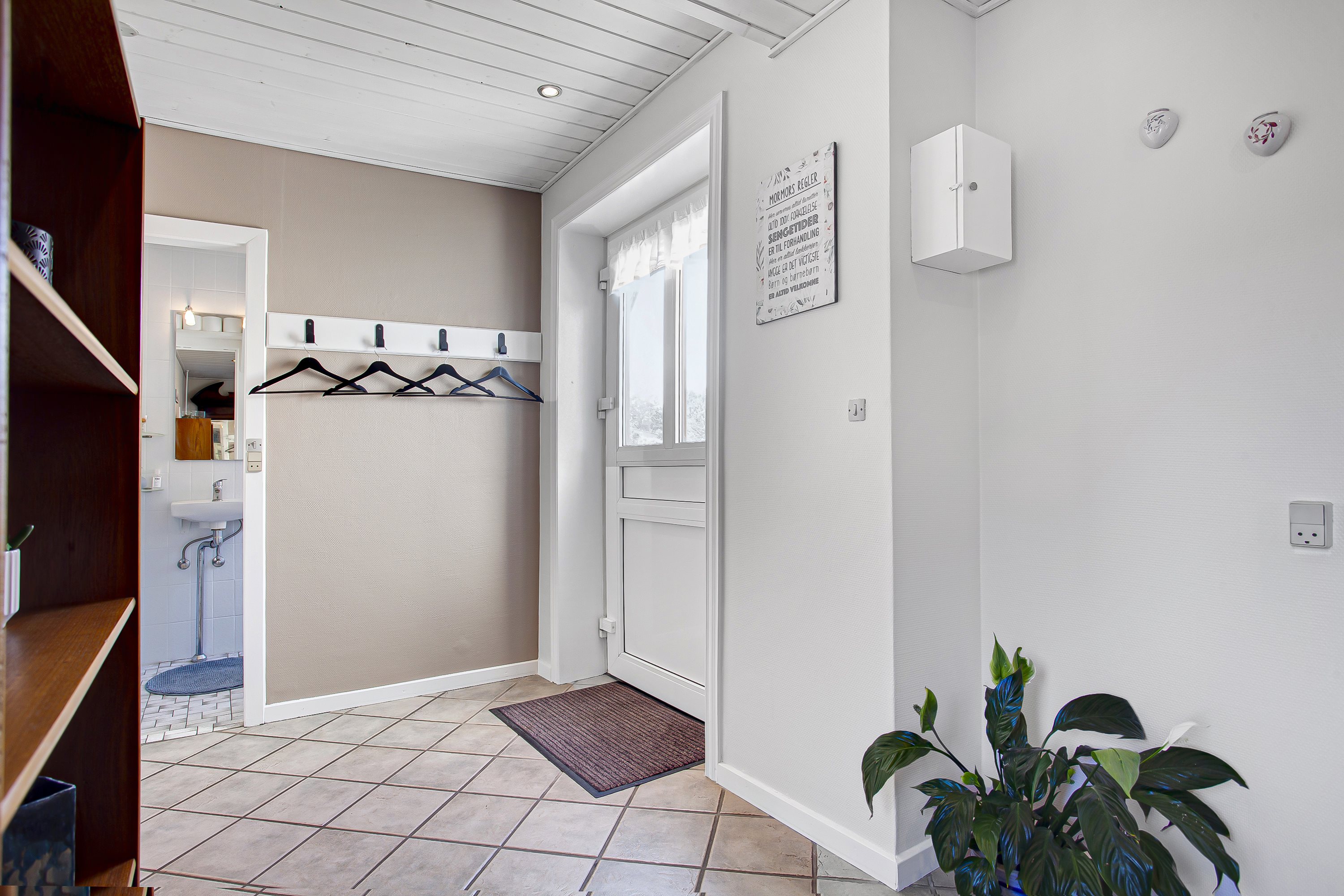 Fremhævet entré billede i fuldskærmstilstand. Billede af Plantagevej 23, Vesterø Havn, 9940 Læsø