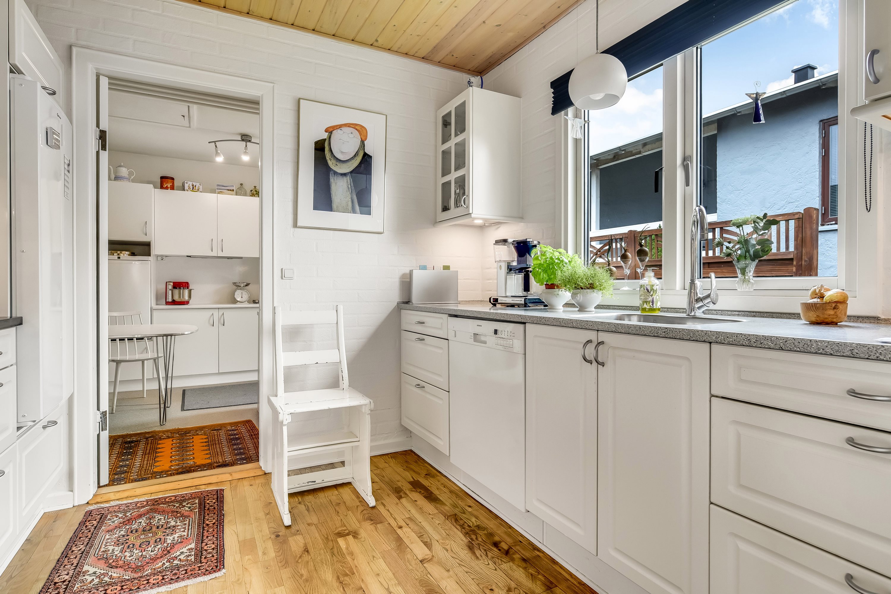 Fremhævet køkken billede i fuldskærmstilstand. Billede af Åvænget 8, 7500 Holstebro