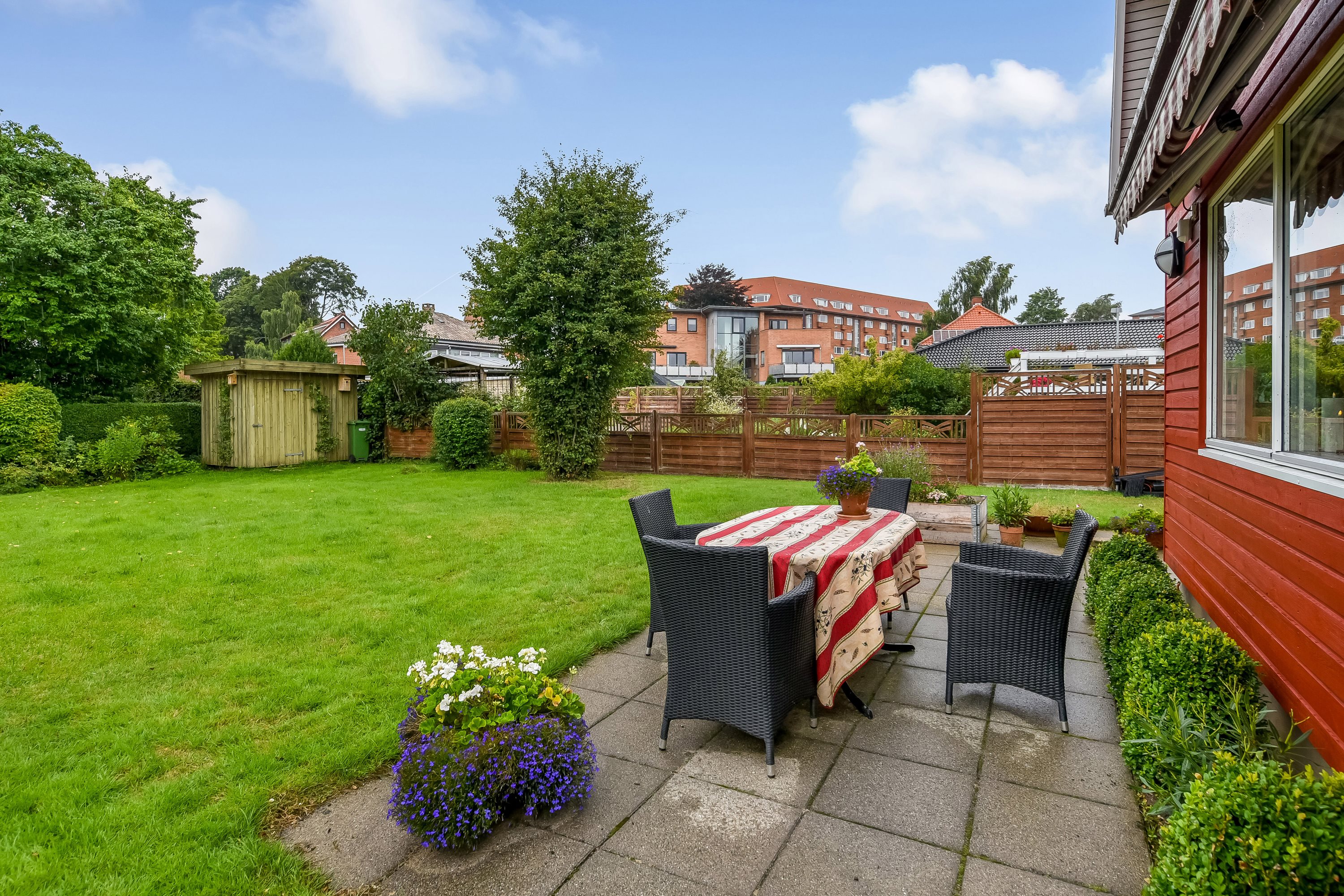 Fremhævet terrasse billede i fuldskærmstilstand. Billede af Åvænget 8, 7500 Holstebro