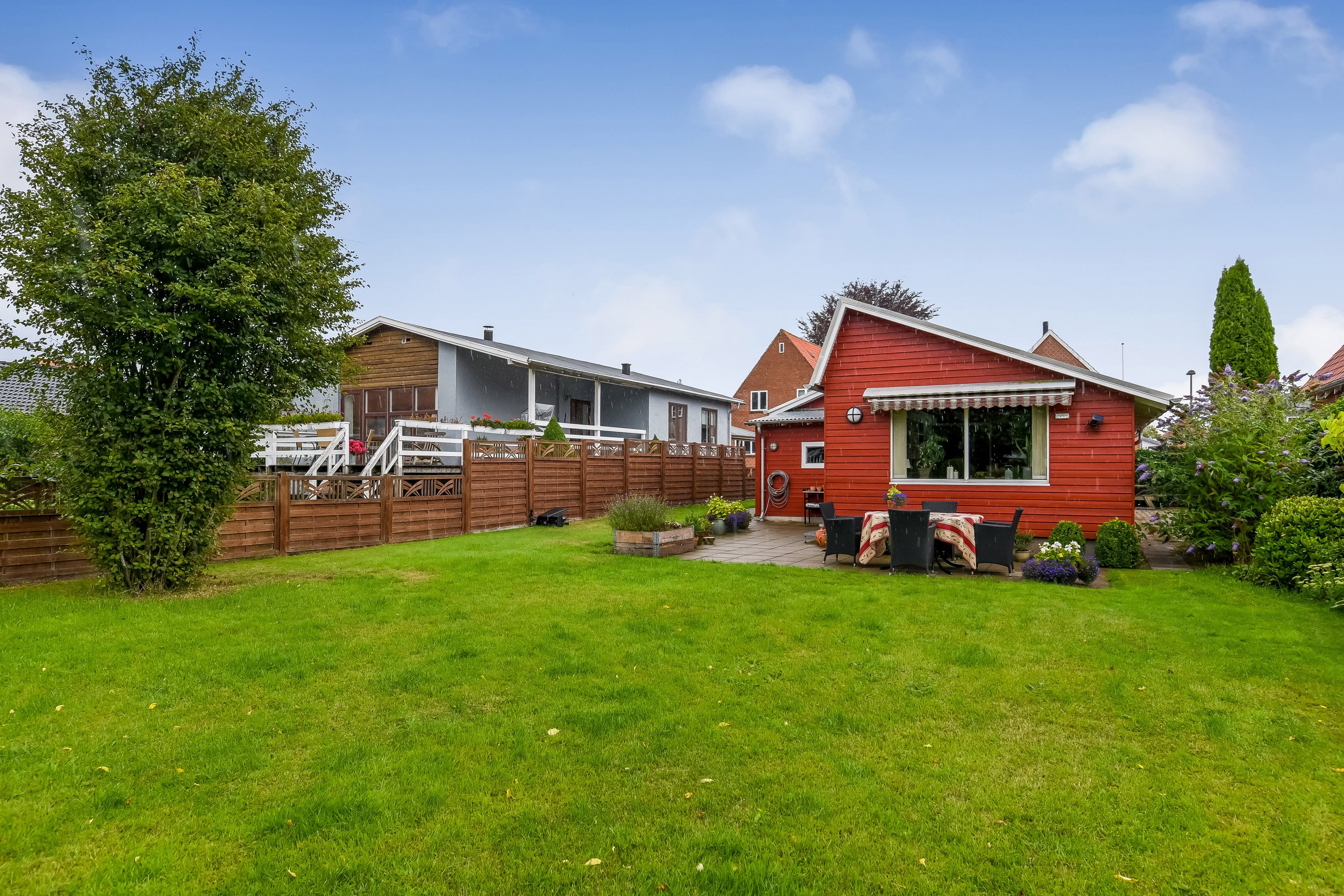 Fremhævet terrasse billede i fuldskærmstilstand. Billede af Åvænget 8, 7500 Holstebro