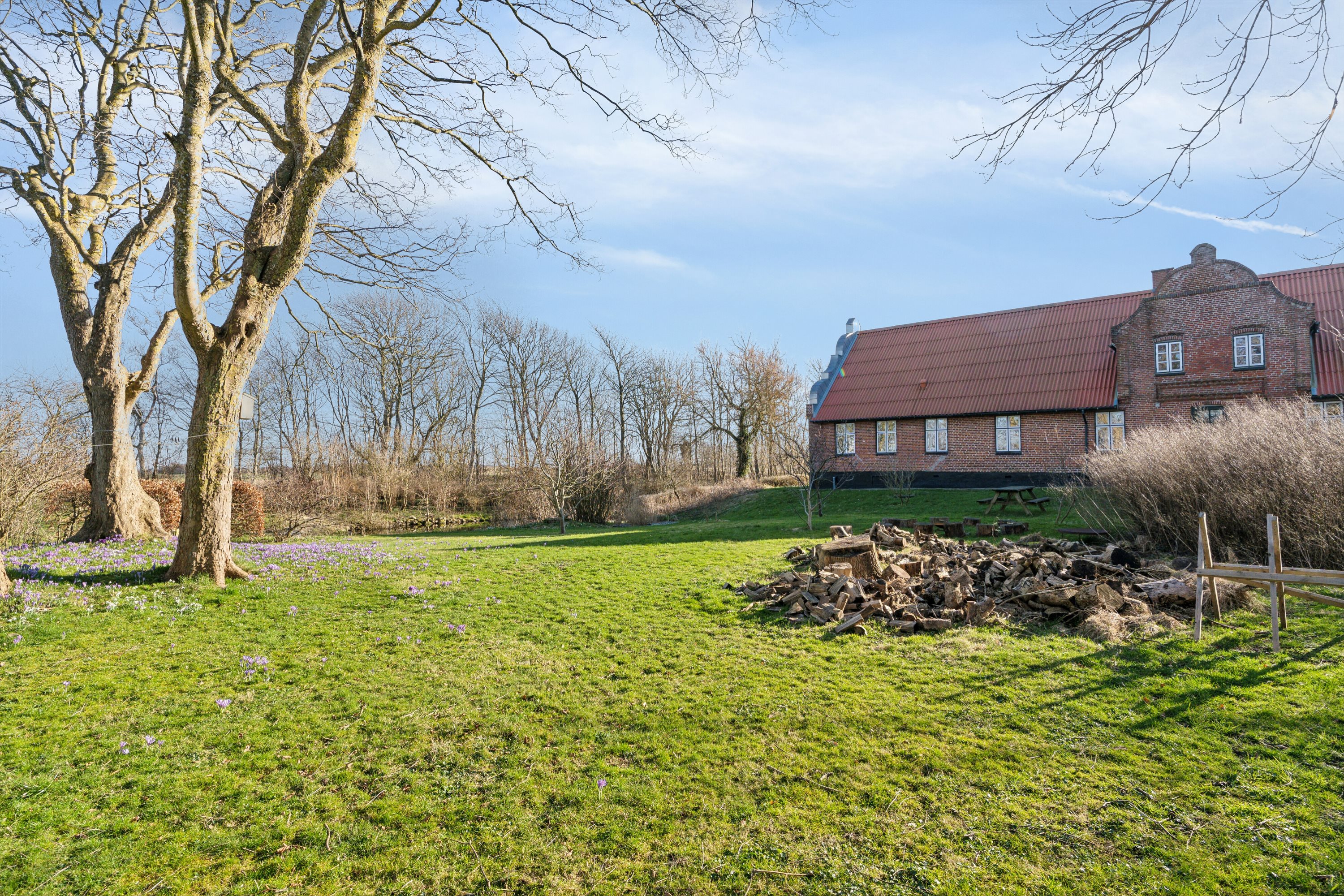 Fremhævet udendørs billede i fuldskærmstilstand. Billede af Nabevej 4, Sønderhå, 7752 Snedsted