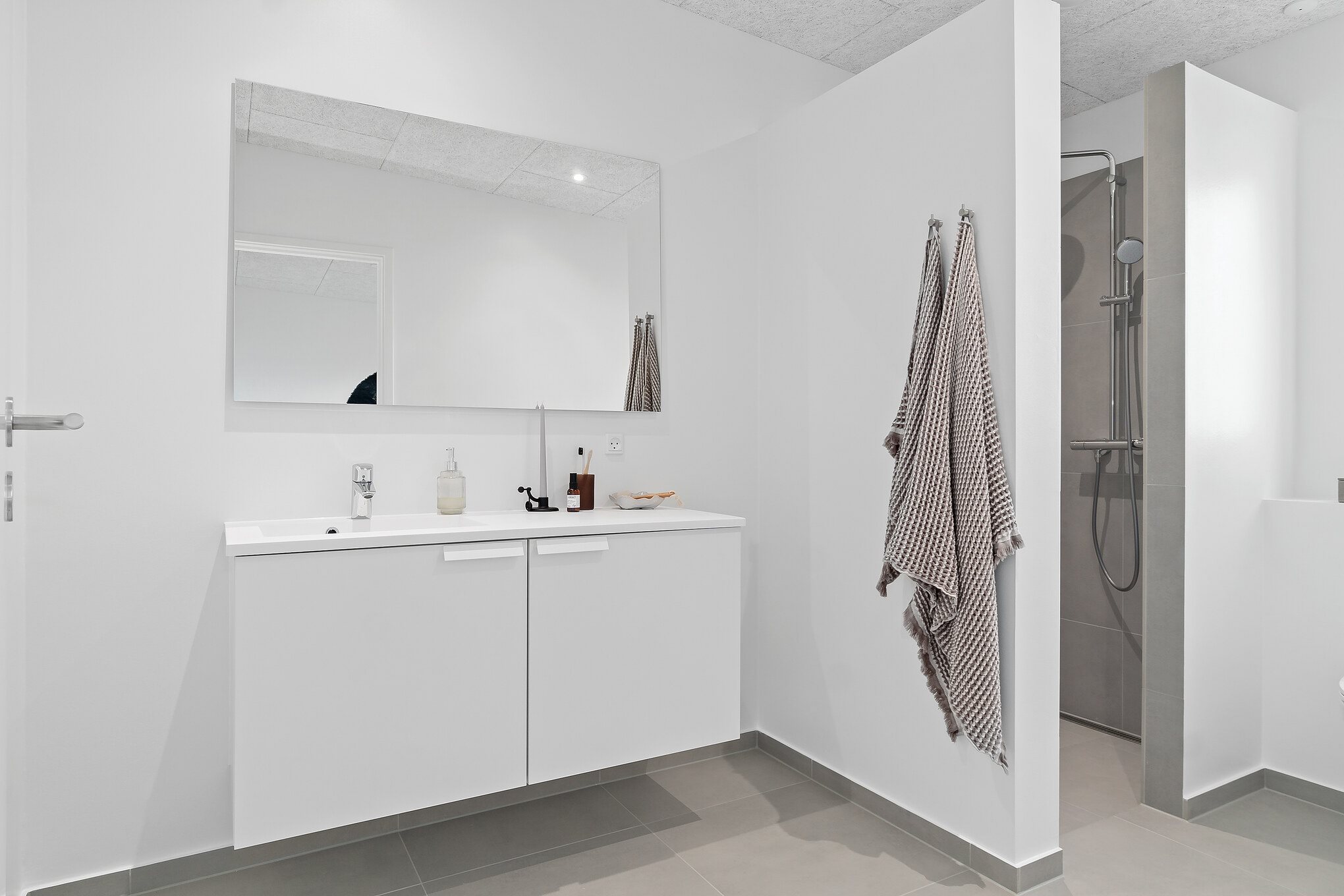 Fremhævet badeværelse billede i fuldskærmstilstand. Billede af Kolbæk Mark 108, Hald Ege, 8800 Viborg