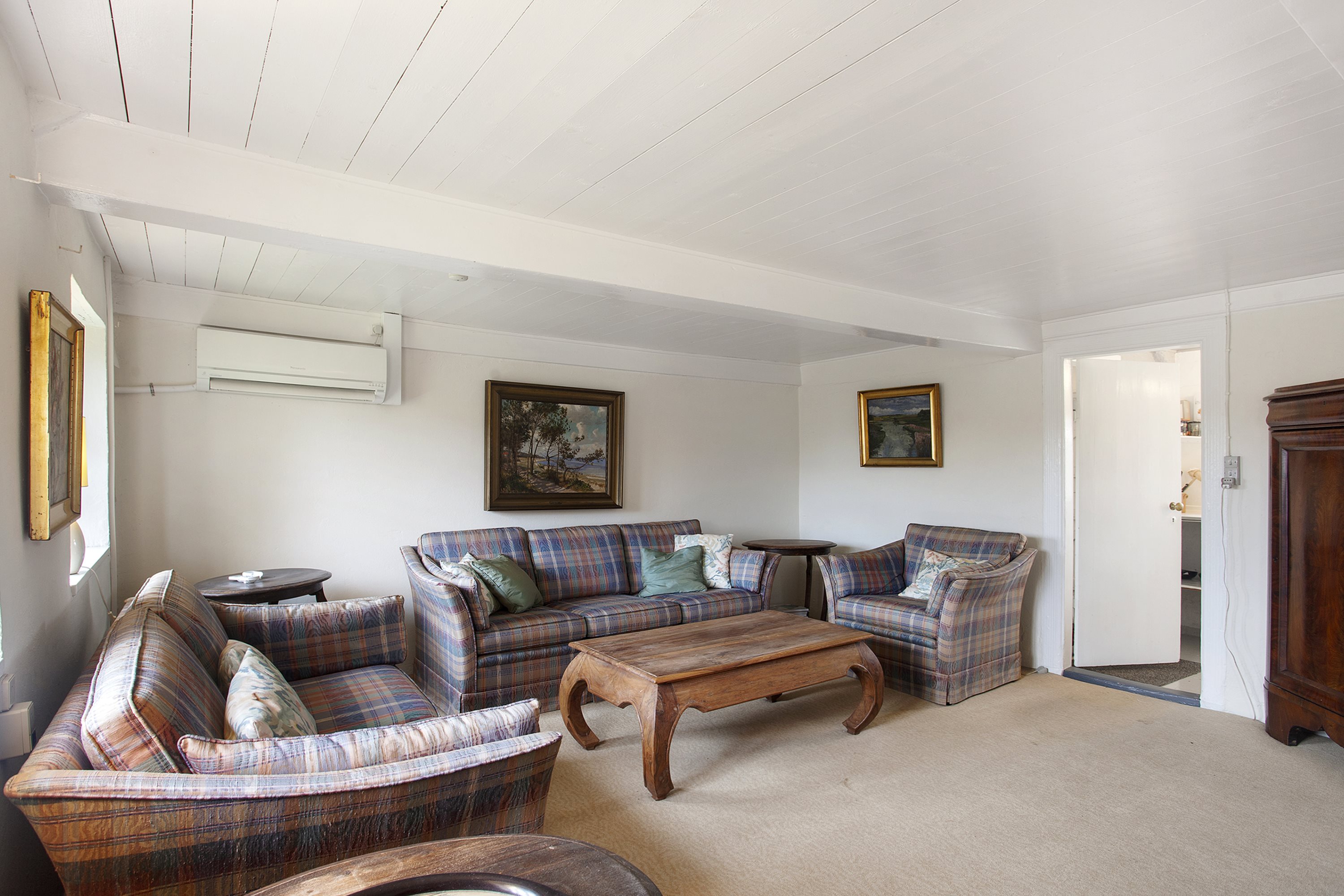 Fremhævet stue billede i fuldskærmstilstand. Billede af Gårdenes Vej 1, Vesterø, 9940 Læsø