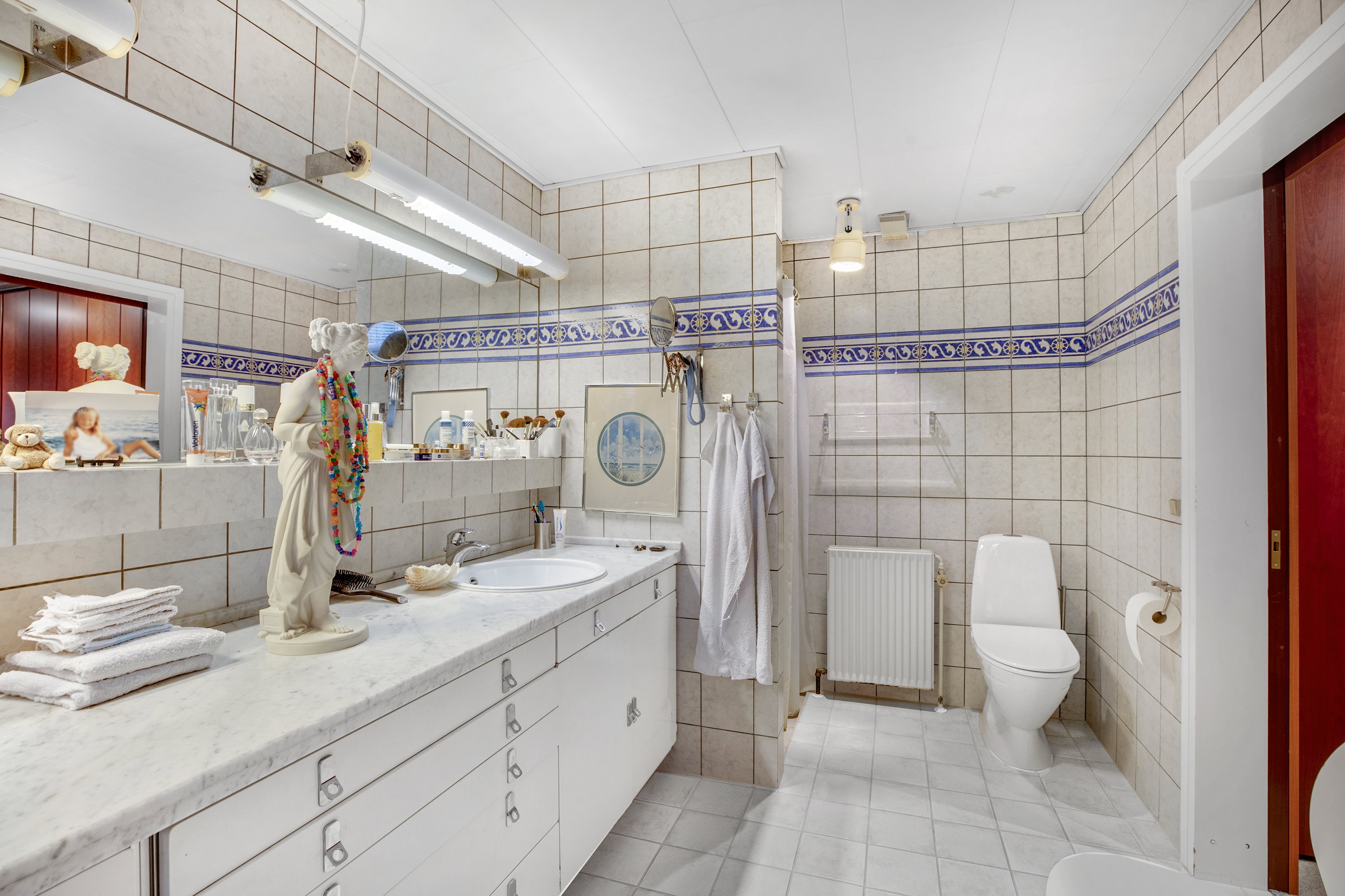 Fremhævet badeværelse billede i fuldskærmstilstand. Billede af Fjordvænget 12, Kollund, 6340 Kruså