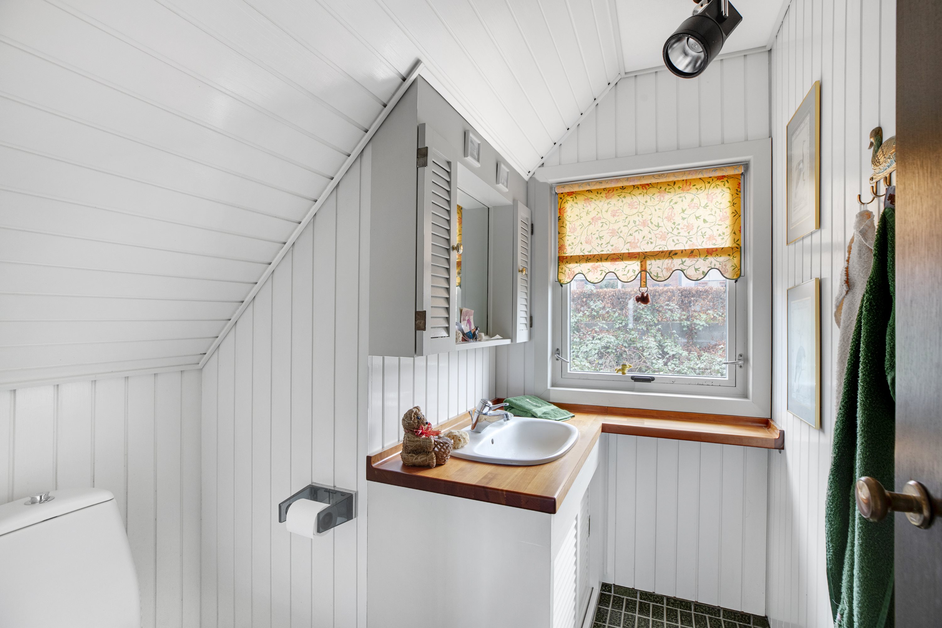 Fremhævet badeværelse billede i fuldskærmstilstand. Billede af Fjordvænget 12, Kollund, 6340 Kruså