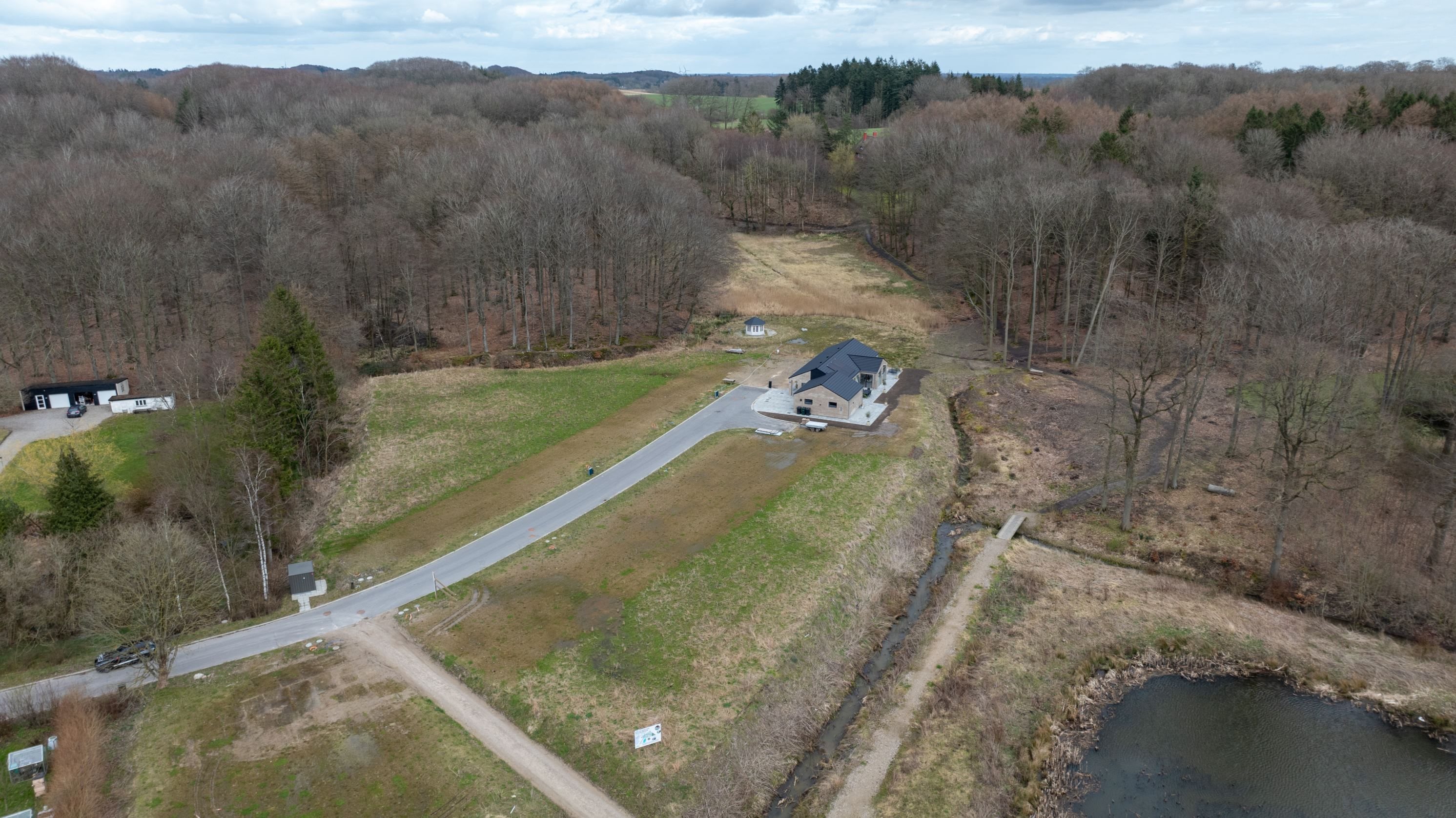 Fremhævet  billede i fuldskærmstilstand. Billede af Svanevej 20, Tommerup St, 5690 Tommerup