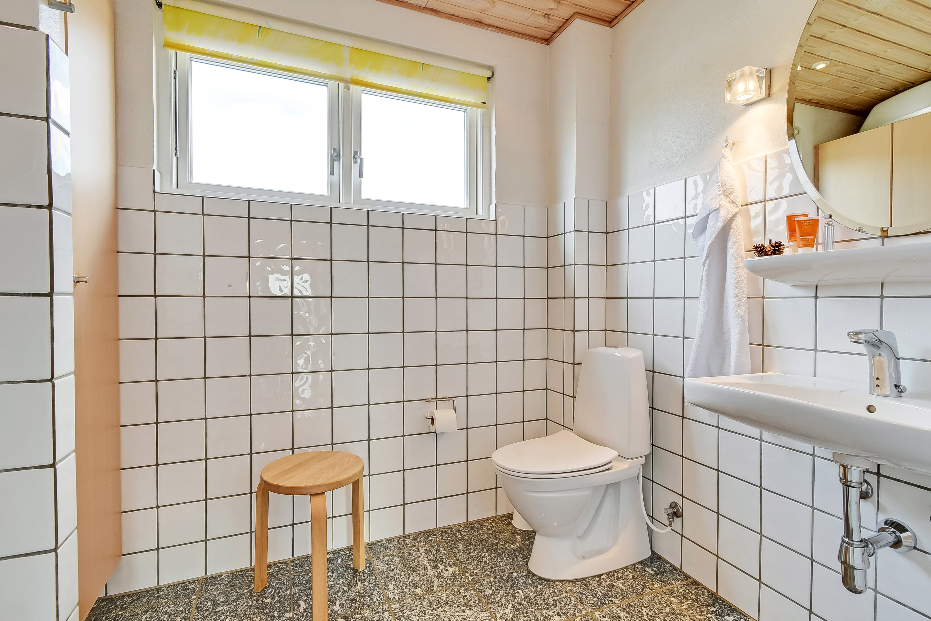 Fremhævet toilet billede i fuldskærmstilstand. Billede af Mysundevej 37, 7500 Holstebro