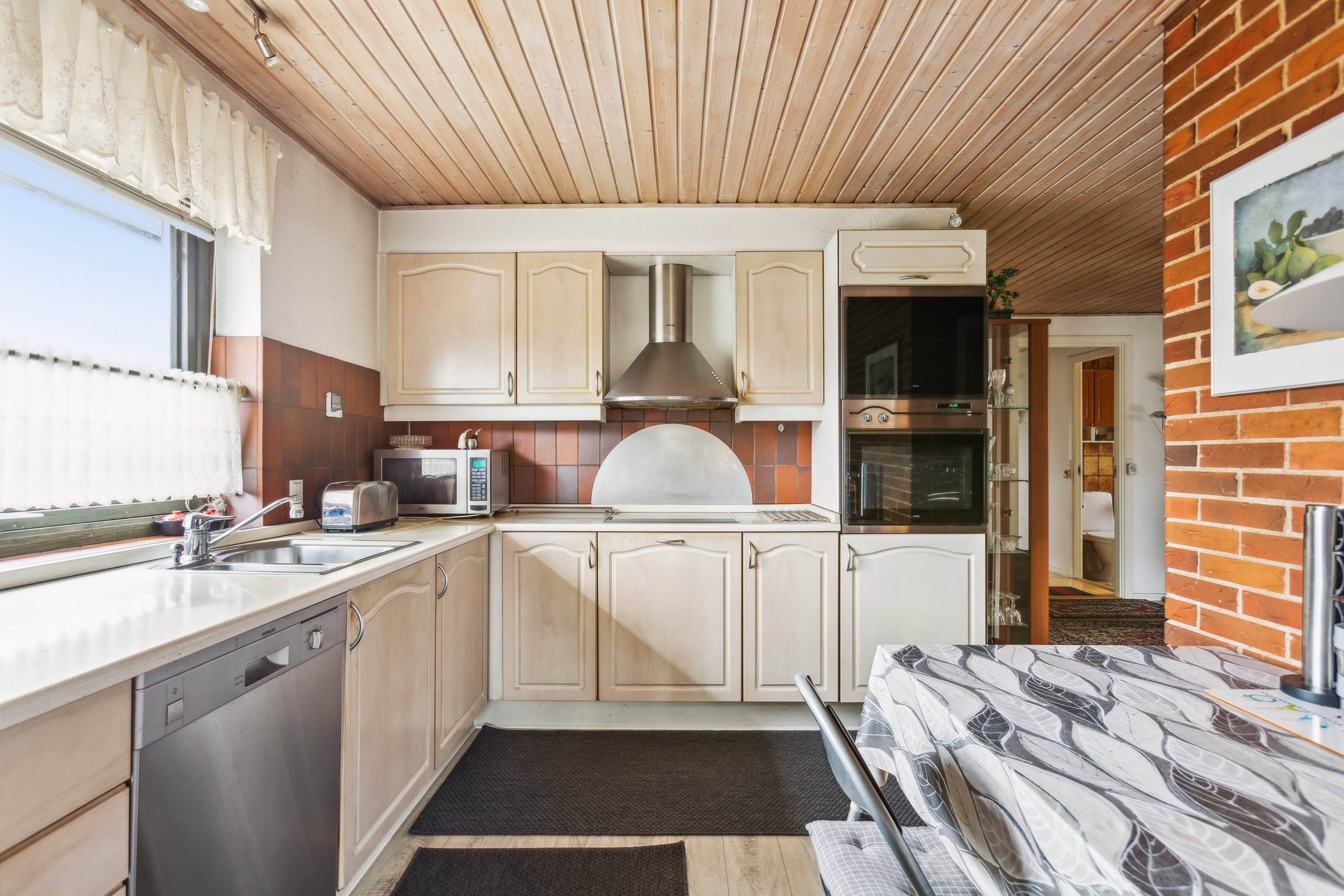 Fremhævet køkken billede i fuldskærmstilstand. Billede af Ternevej 5, 2990 Nivå