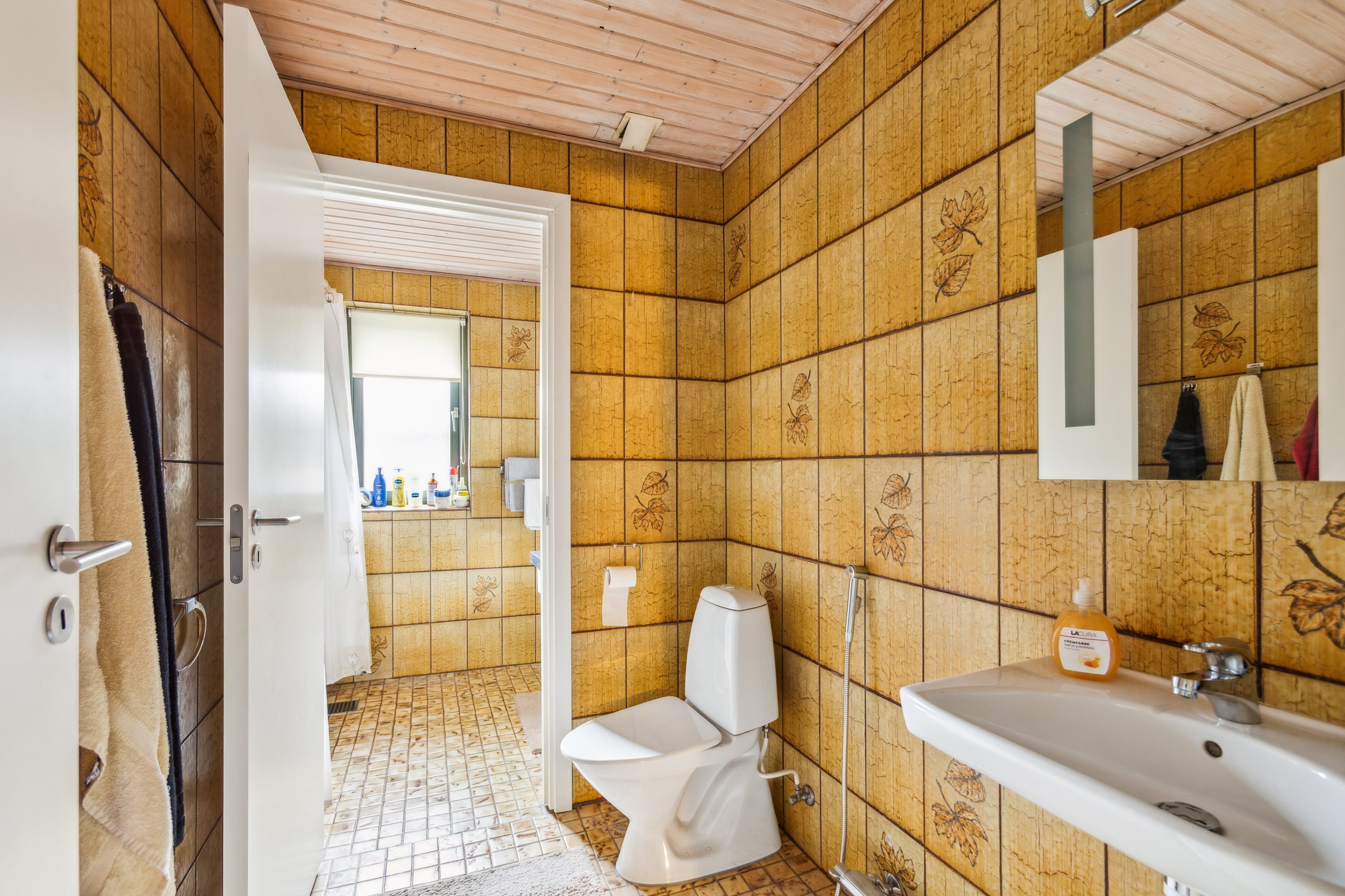 Fremhævet badeværelse billede i fuldskærmstilstand. Billede af Ternevej 5, 2990 Nivå