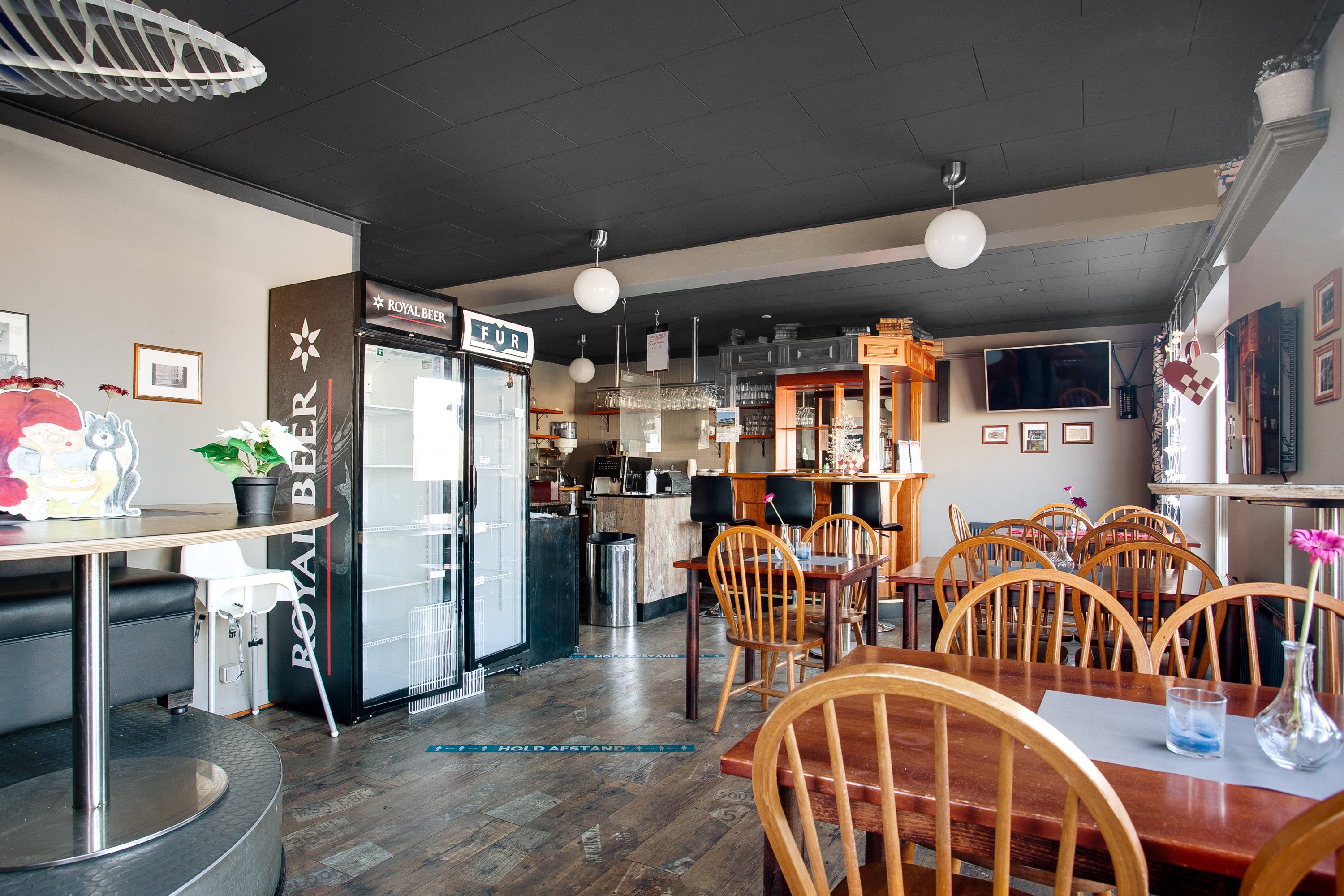 Fremhævet butik billede i fuldskærmstilstand. Billede af Byrum Hovedgade 62, Byrum, 9940 Læsø