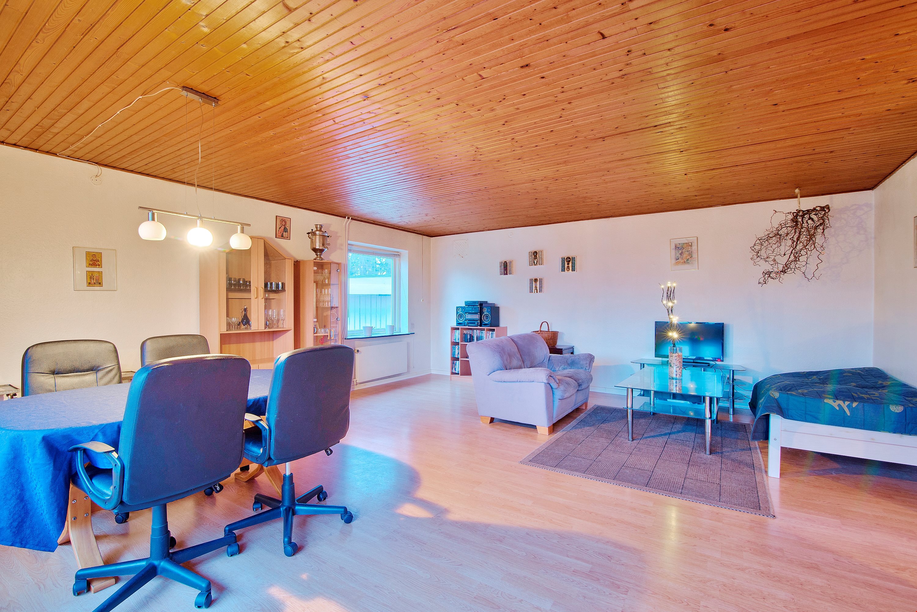 Fremhævet stue billede i fuldskærmstilstand. Billede af Egevangen 9, Sig, 6800 Varde