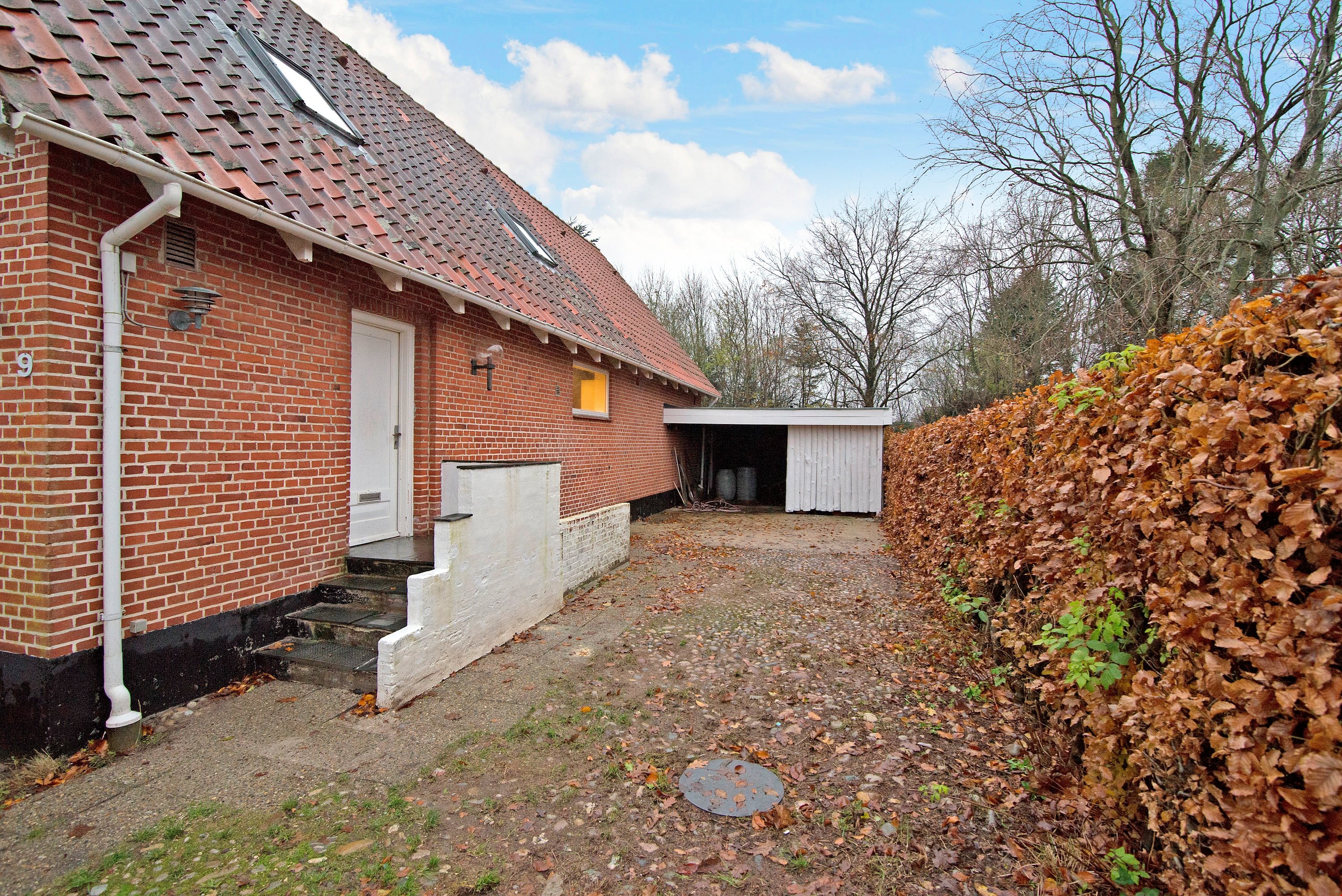 Fremhævet set fra vejen billede i fuldskærmstilstand. Billede af Egevangen 9, Sig, 6800 Varde