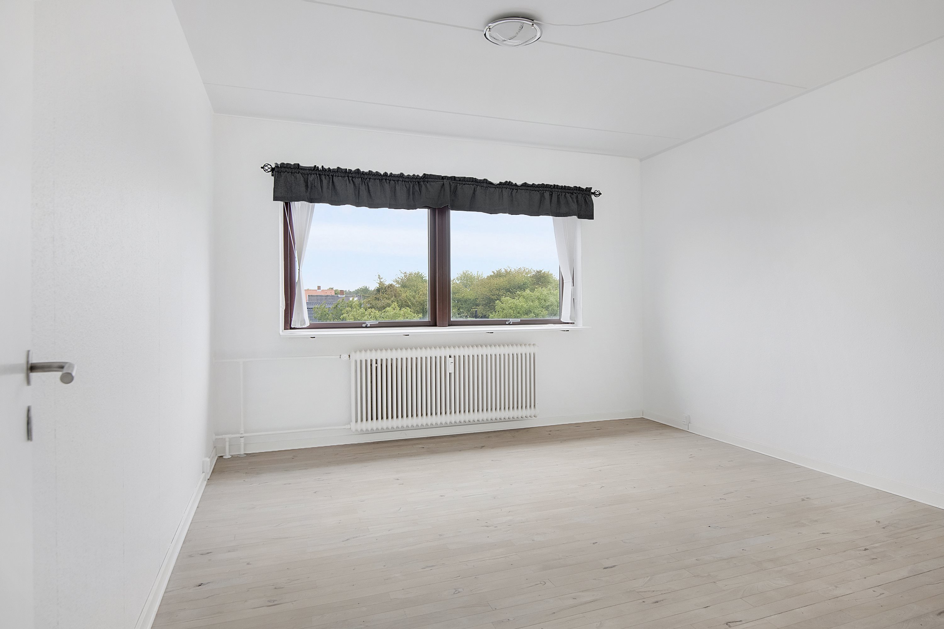 Fremhævet stue billede i fuldskærmstilstand. Billede af H. C. Andersens Vej 20, 2. tv., 9000 Aalborg