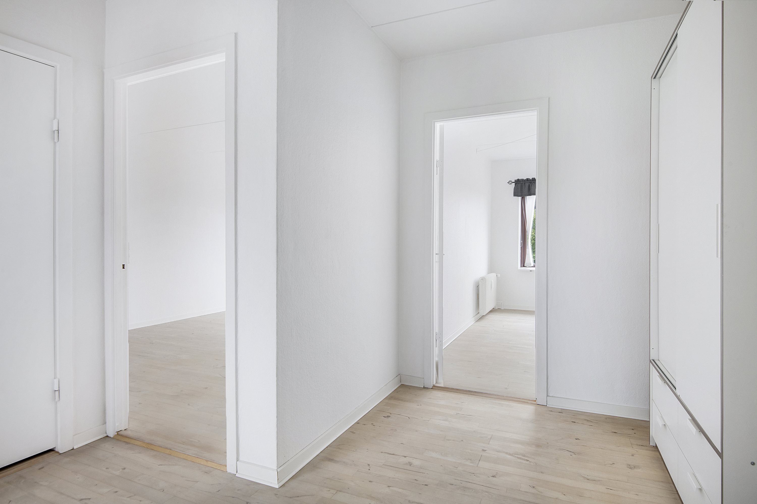 Fremhævet fordelingsgang billede i fuldskærmstilstand. Billede af H. C. Andersens Vej 20, 2. tv., 9000 Aalborg