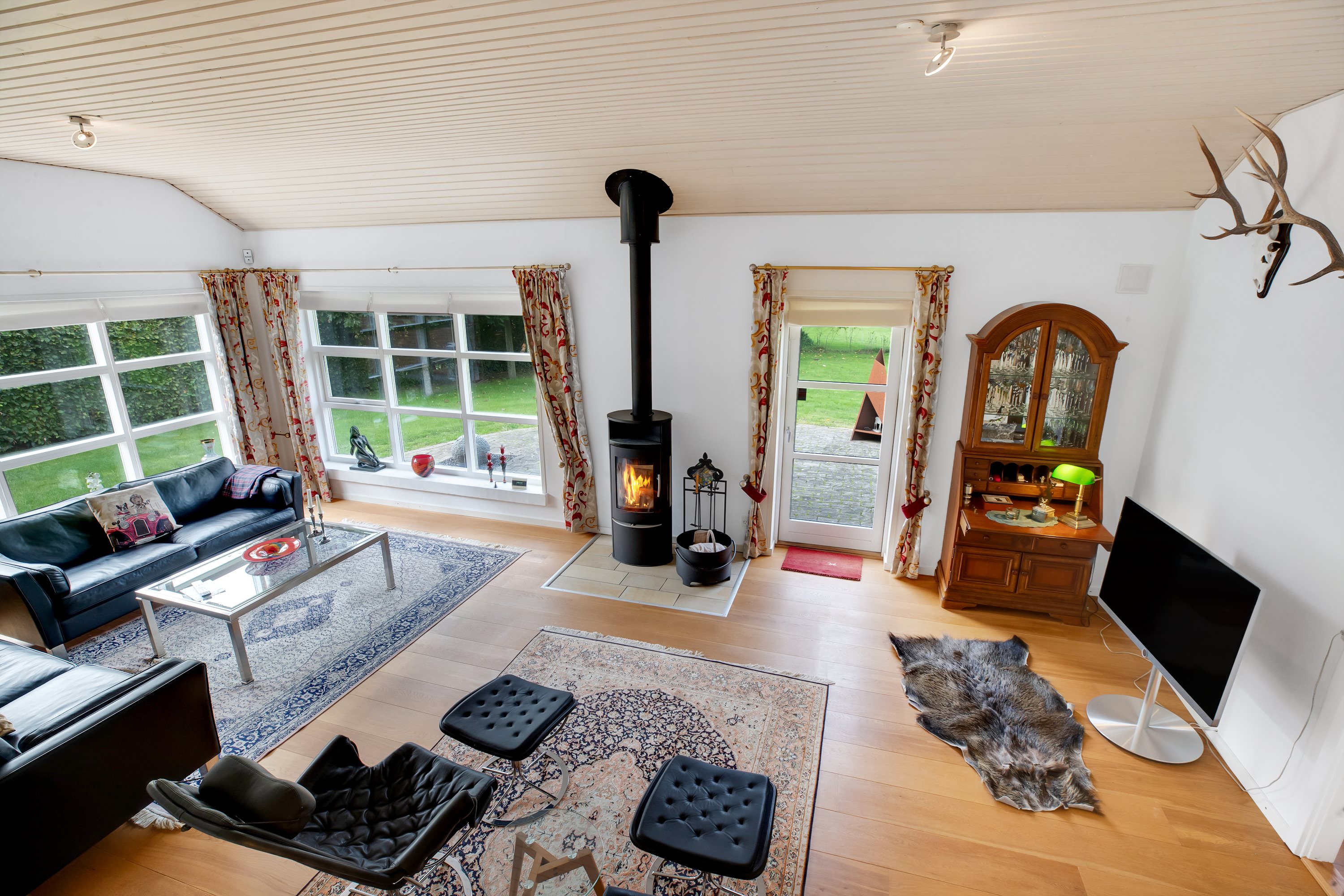 Fremhævet stue billede i fuldskærmstilstand. Billede af Sønderhavvej 15C, Sønderhav, 6340 Kruså