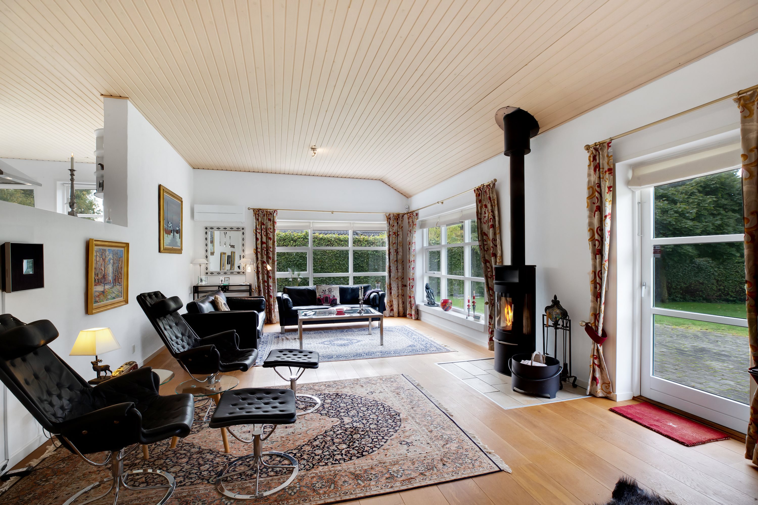 Fremhævet stue billede i fuldskærmstilstand. Billede af Sønderhavvej 15C, Sønderhav, 6340 Kruså