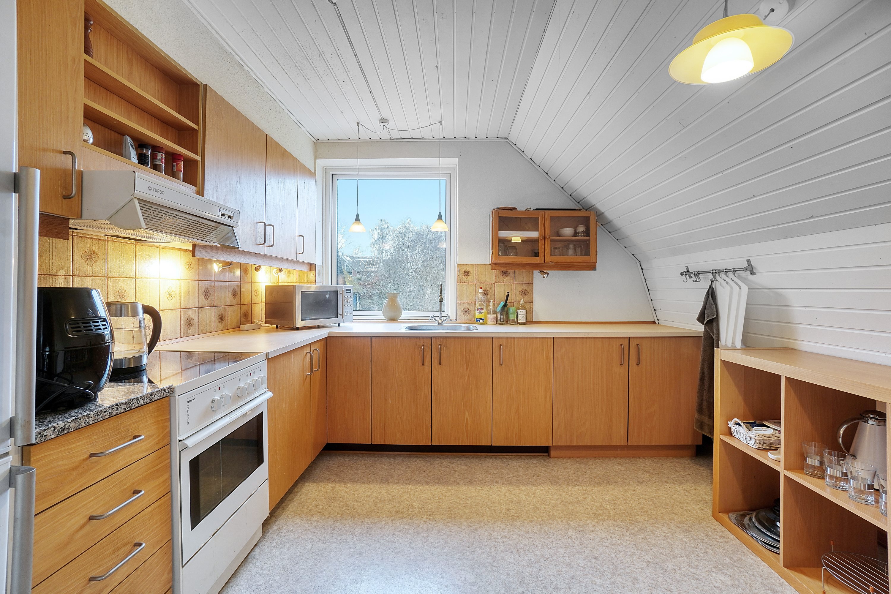 Miniaturebillede 2: køkken. Billede af Tisvilde Bygade 21N, 3220 Tisvildeleje