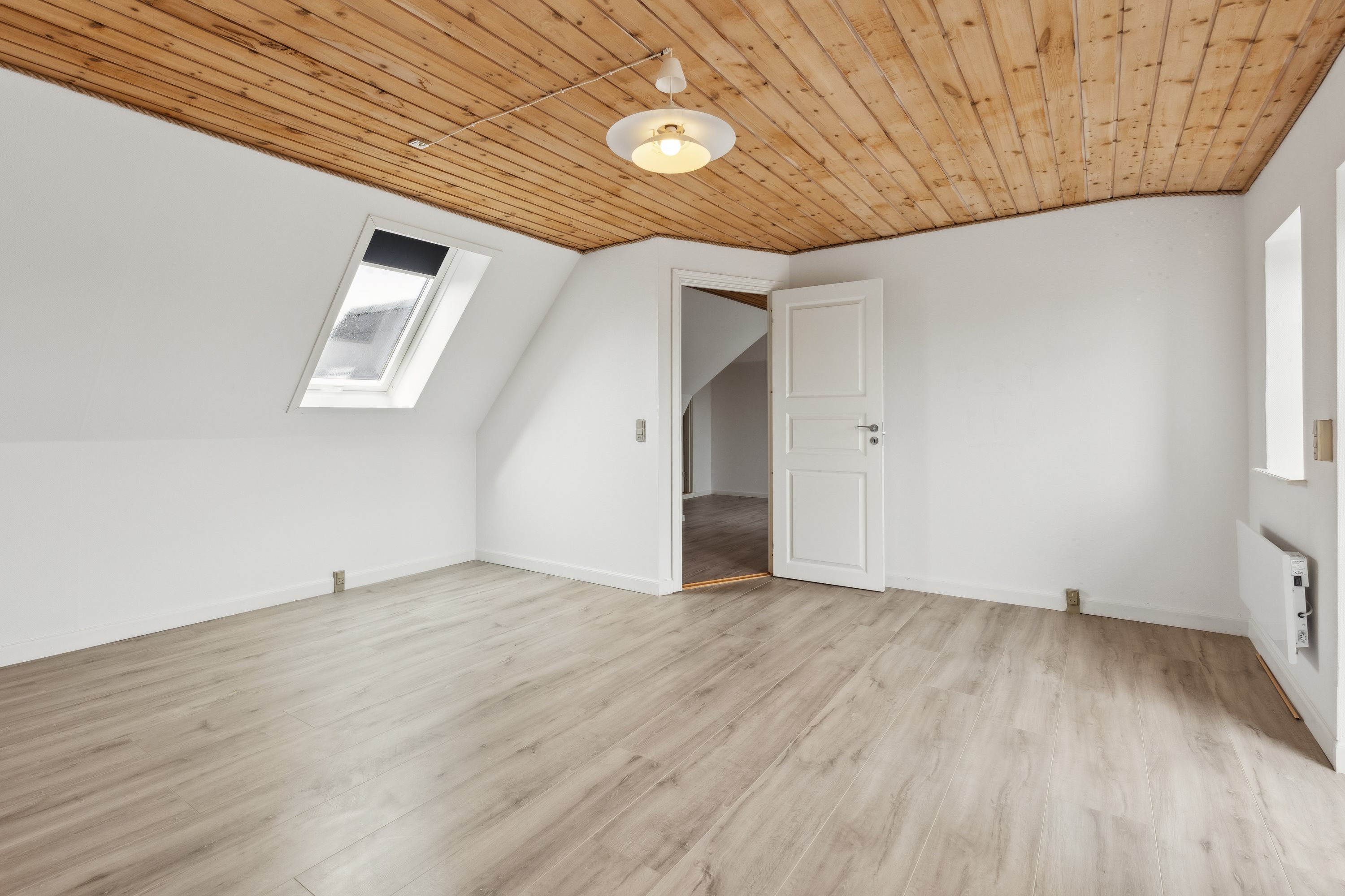 Fremhævet stue billede i fuldskærmstilstand. Billede af Solbjergvej 51, Solbjerg, 4270 Høng