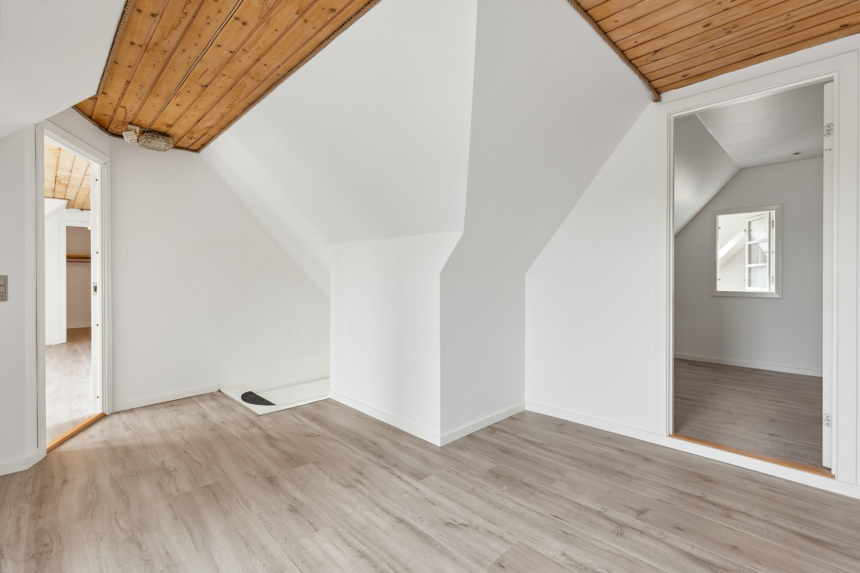 Fremhævet stue billede i fuldskærmstilstand. Billede af Solbjergvej 51, Solbjerg, 4270 Høng