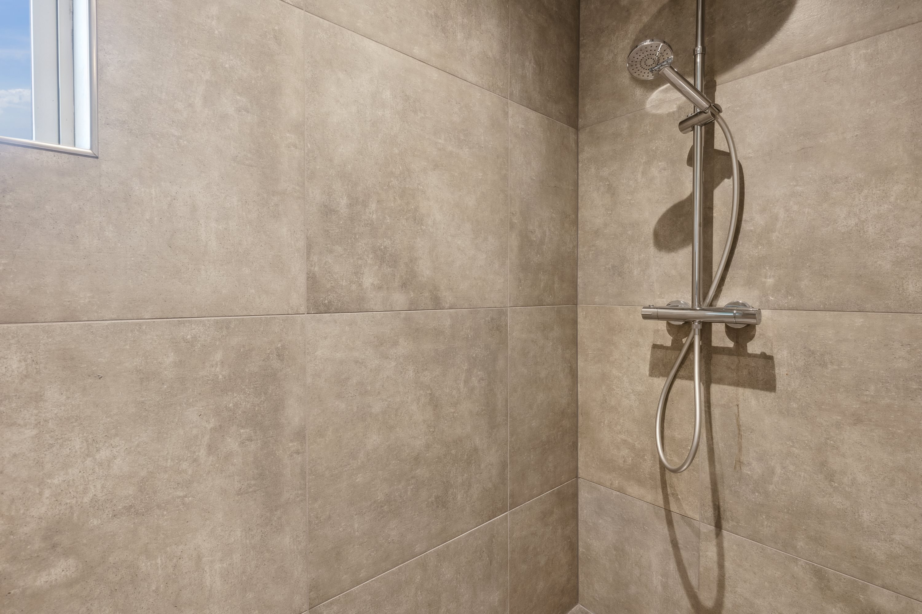 Fremhævet bad billede i fuldskærmstilstand. Billede af Solbjergvej 51, Solbjerg, 4270 Høng