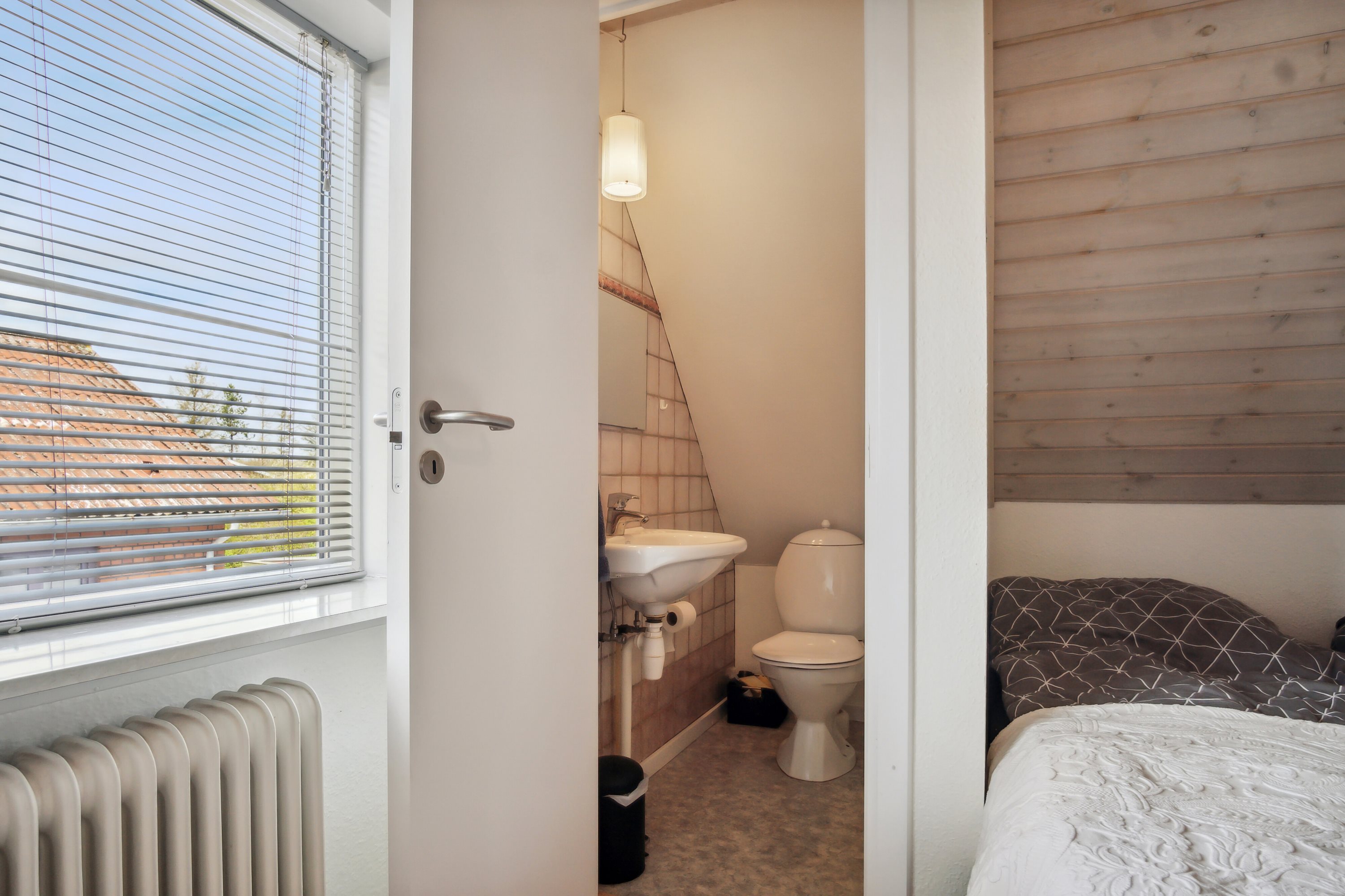 Fremhævet soveværelse billede i fuldskærmstilstand. Billede af Nygade 2, 8722 Hedensted