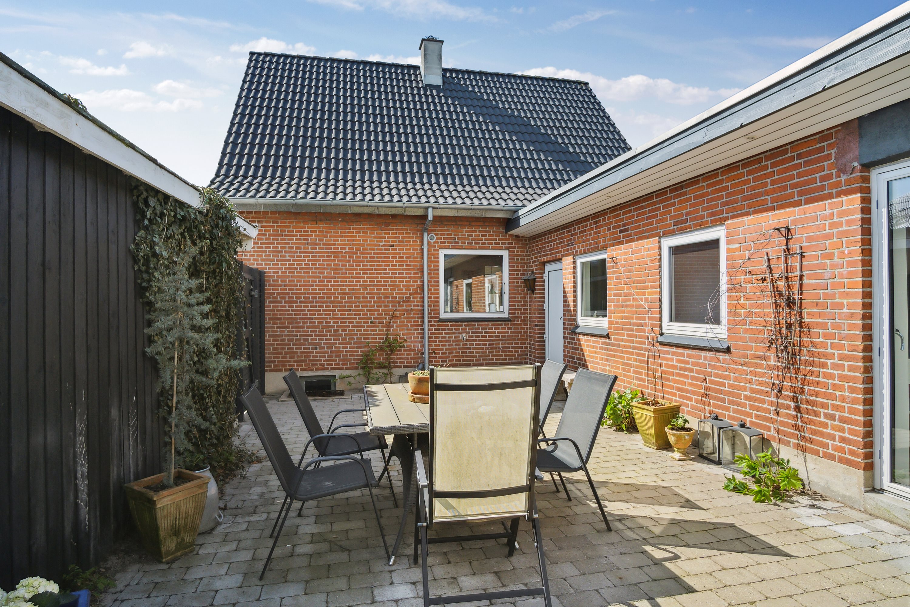 Fremhævet terrasse billede i fuldskærmstilstand. Billede af Nygade 2, 8722 Hedensted