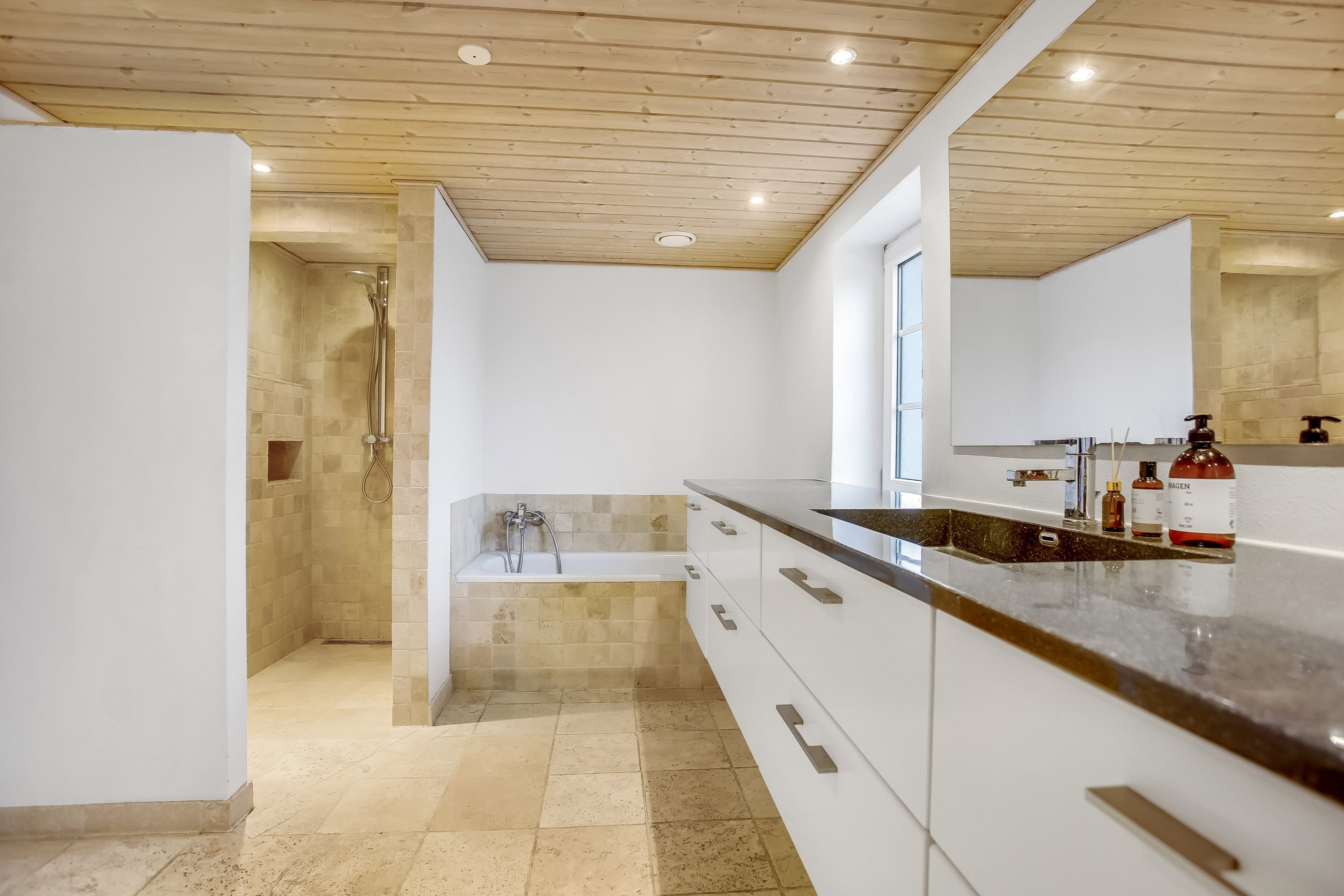 Fremhævet badeværelse billede i fuldskærmstilstand. Billede af Højkildevej 11, Ørum, 8721 Daugård