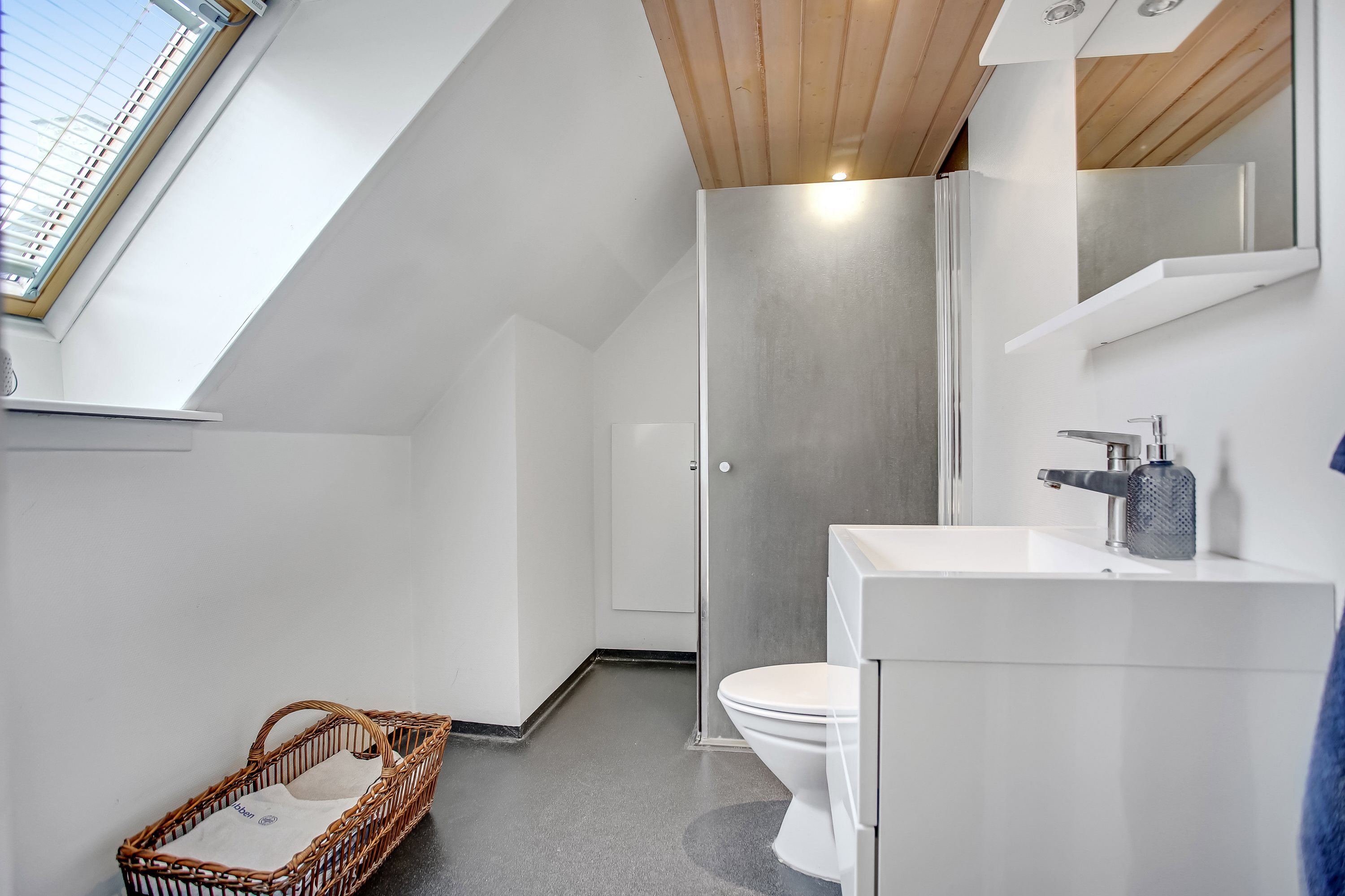 Fremhævet badeværelse billede i fuldskærmstilstand. Billede af Højkildevej 11, Ørum, 8721 Daugård