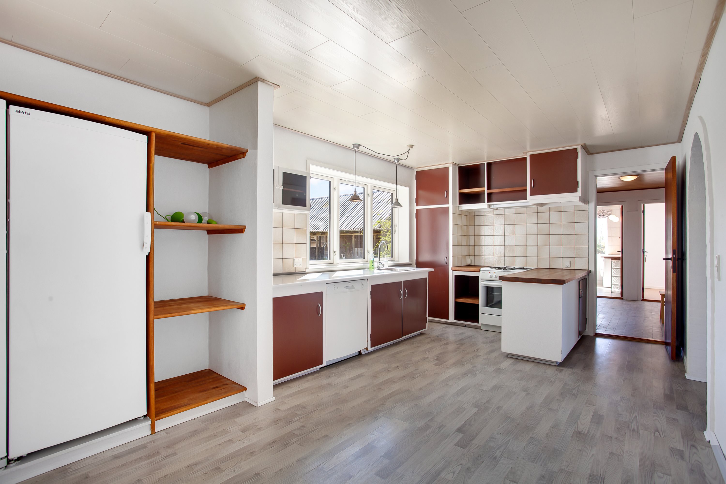 Fremhævet køkken billede i fuldskærmstilstand. Billede af Tørkerivej 1, Byrum, 9940 Læsø